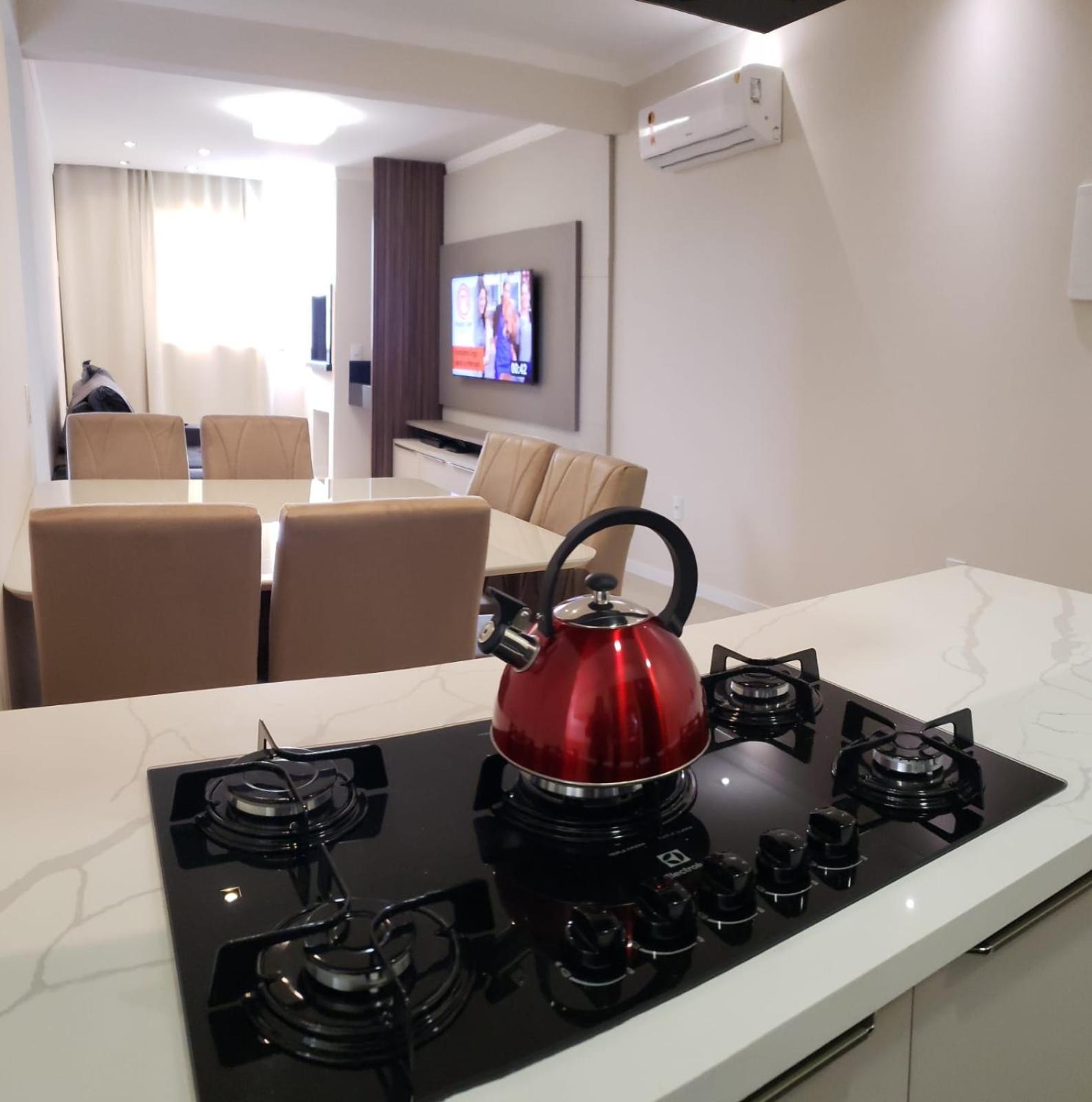 Apartamento de Luxo com Piscina em Bombinhas