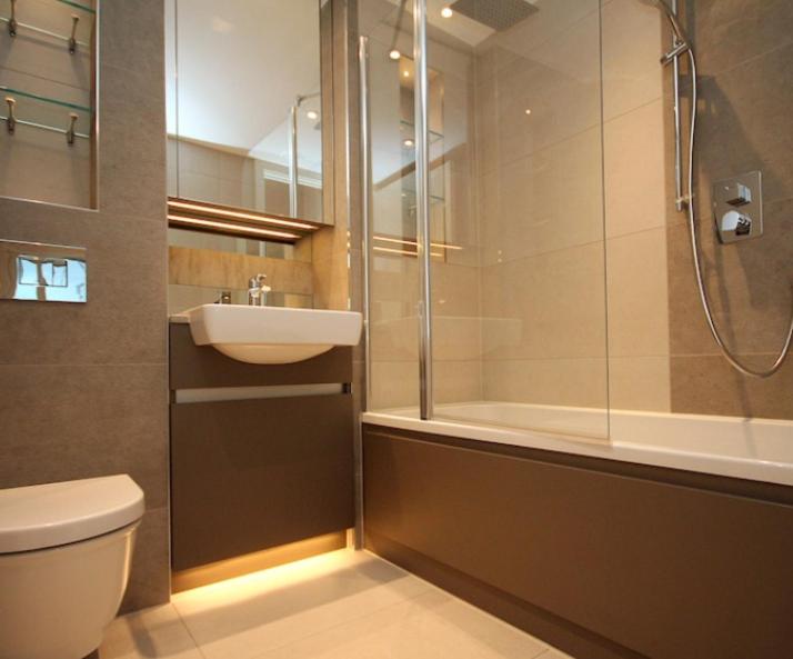 Riverside apartment minutes from Elizabeth line view 5