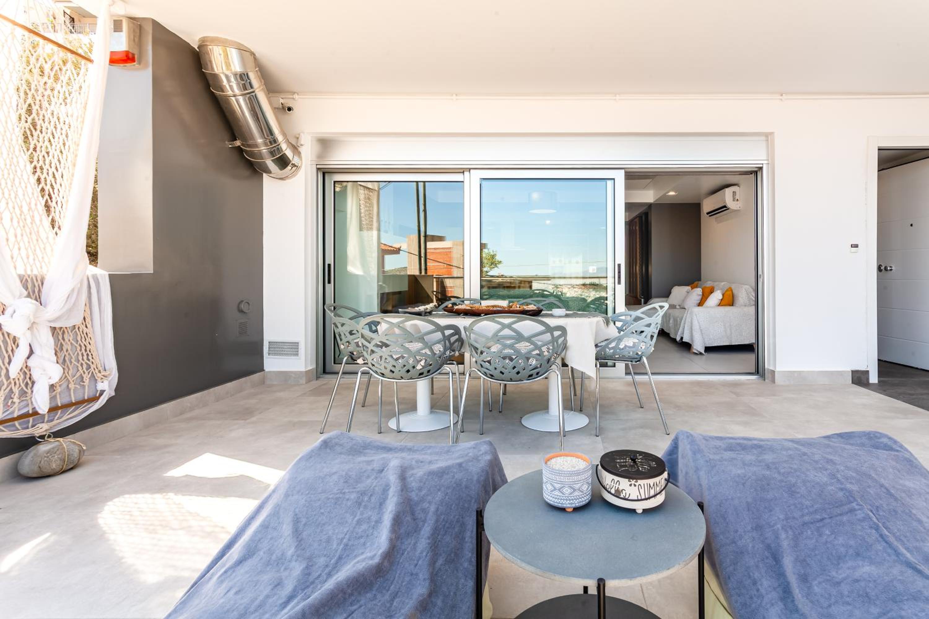 City View Apartment With Amazing Veranda