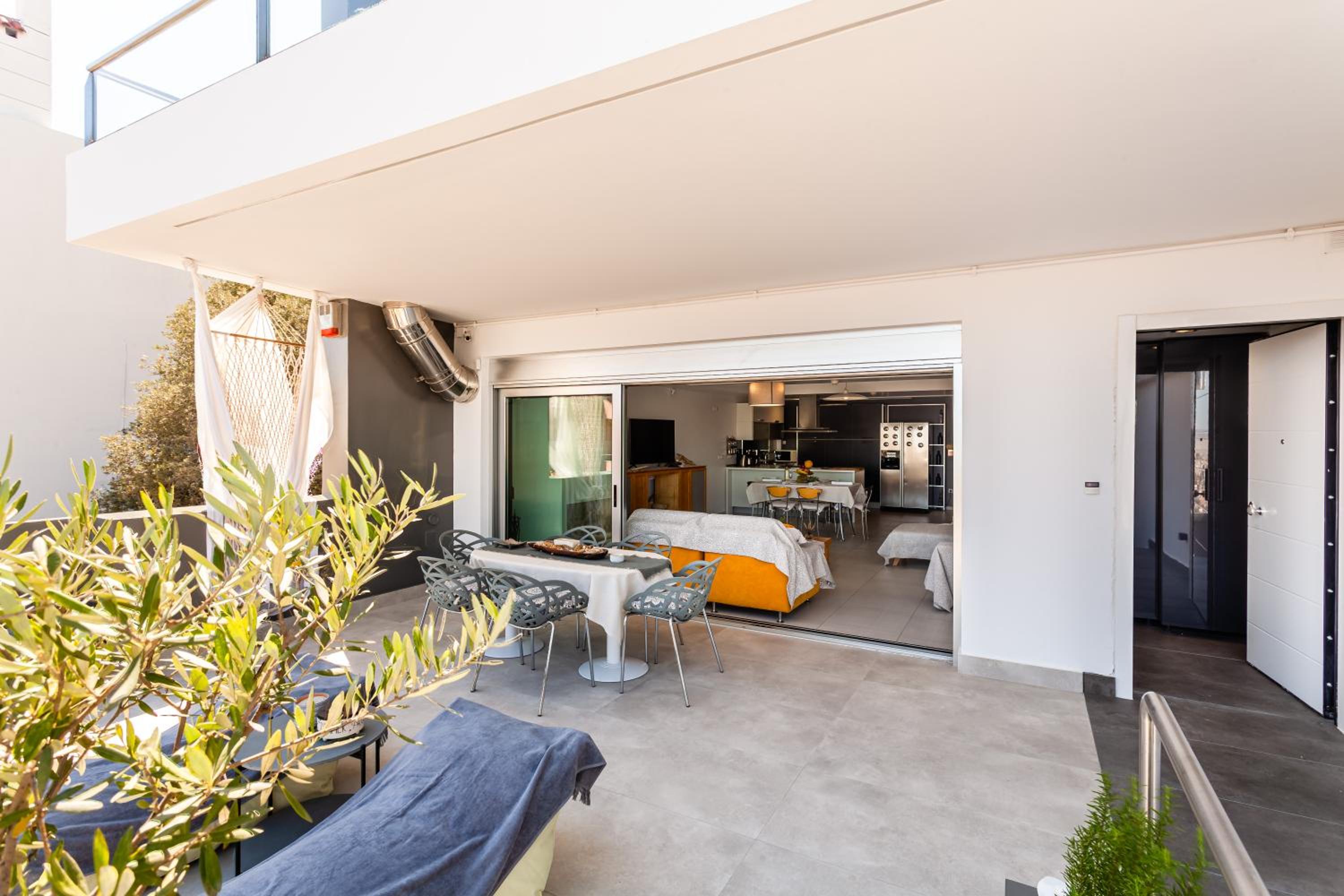 City View Apartment With Amazing Veranda