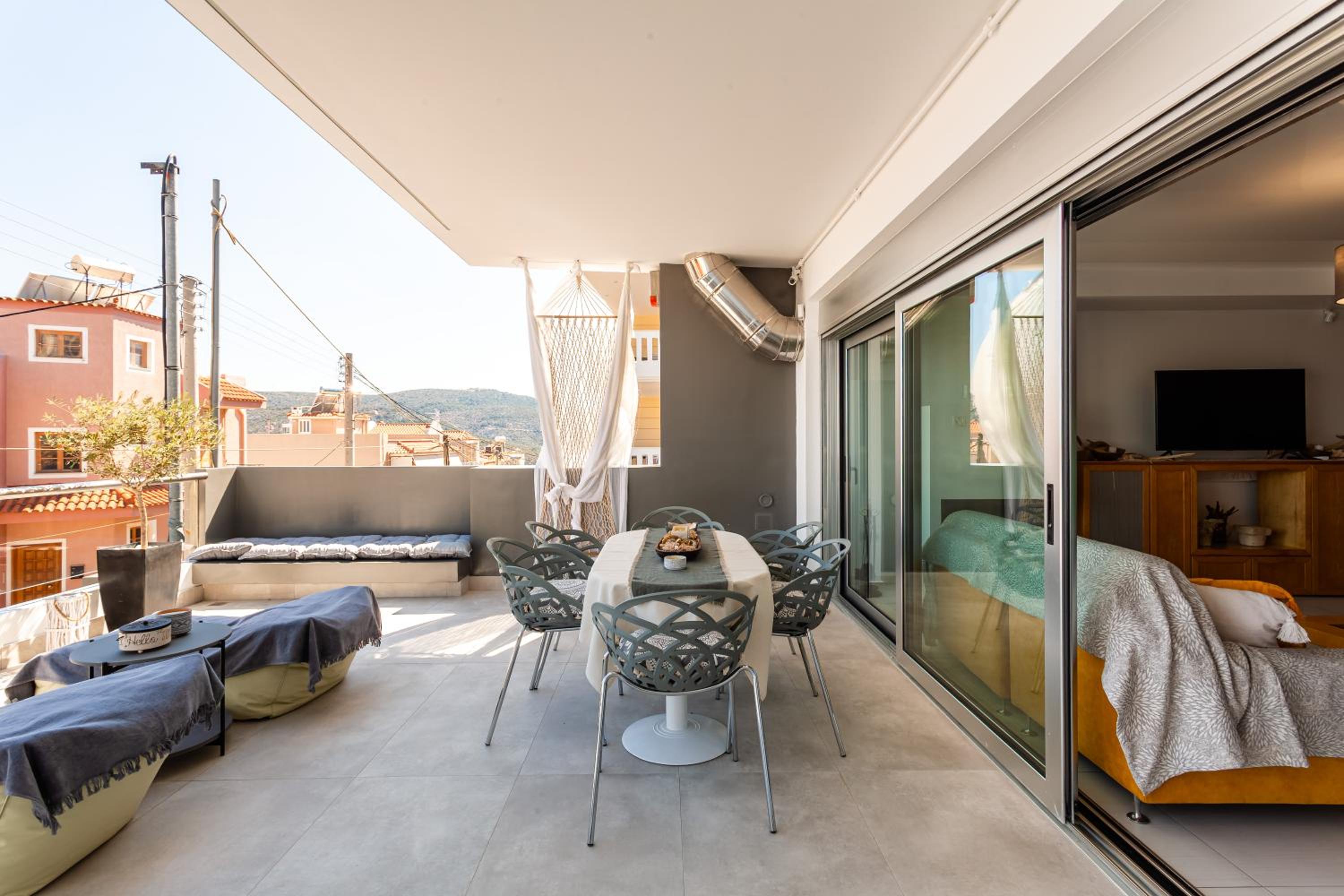 City View Apartment With Amazing Veranda