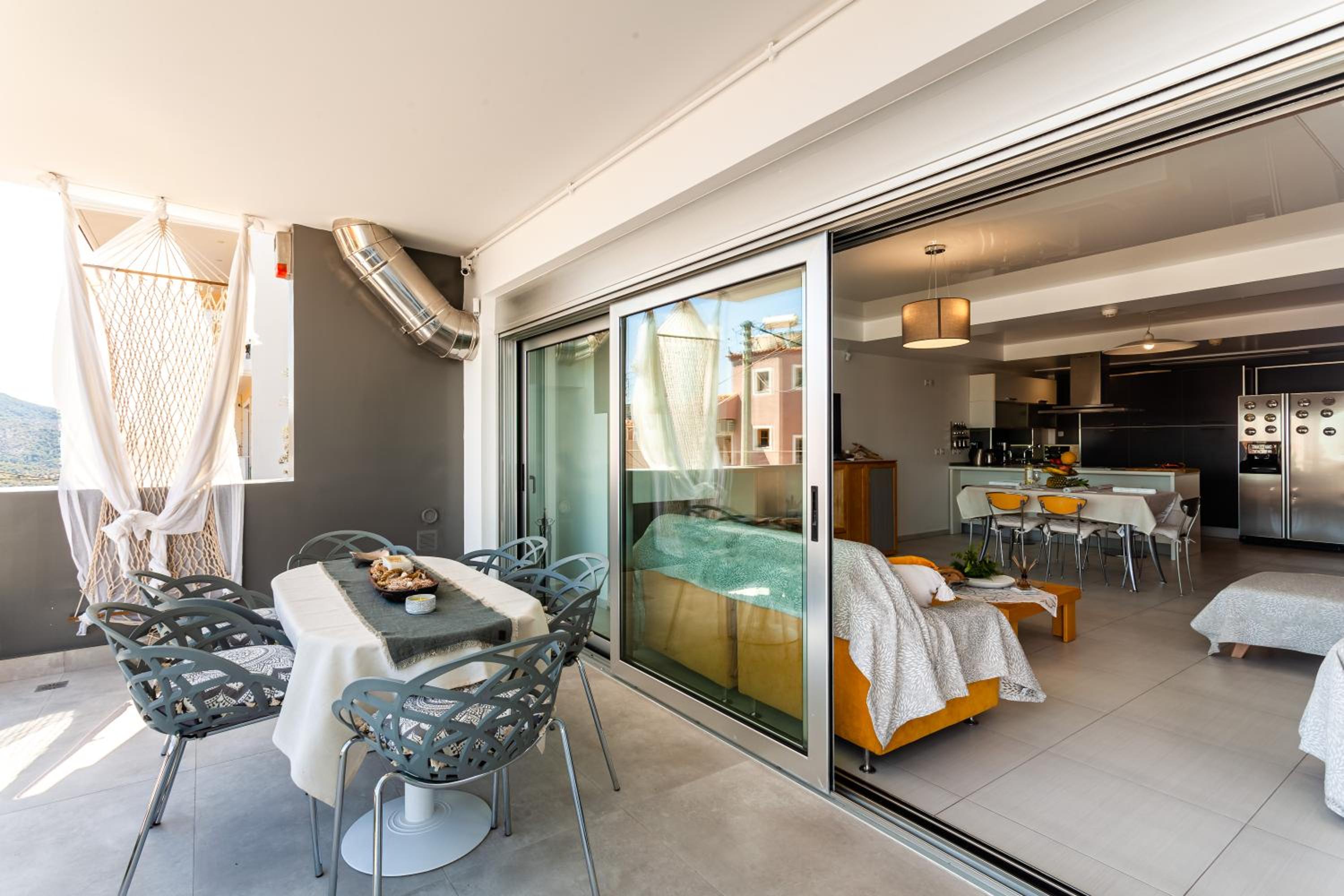 City View Apartment With Amazing Veranda