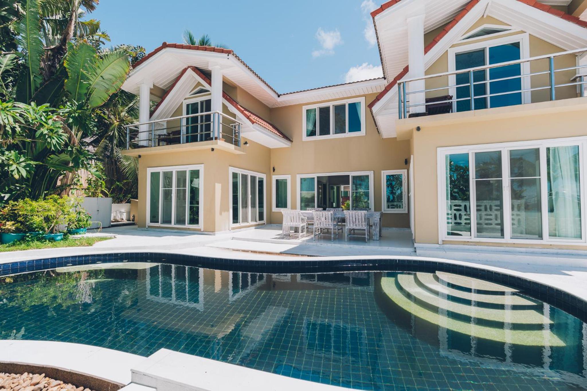 Beachfront Art Villa Samui