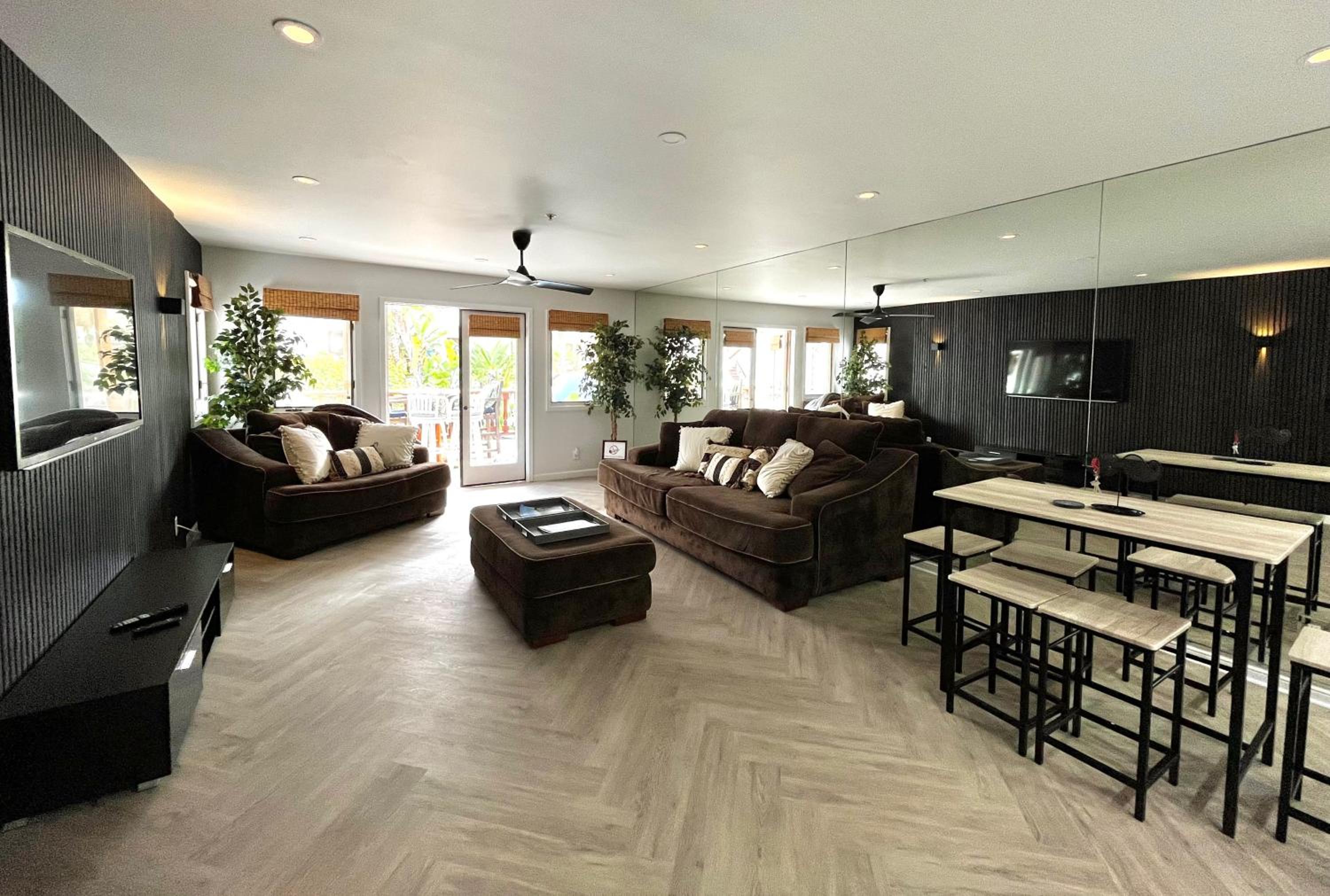 Modern Hamilton Cove Villa w/golf cart view 3