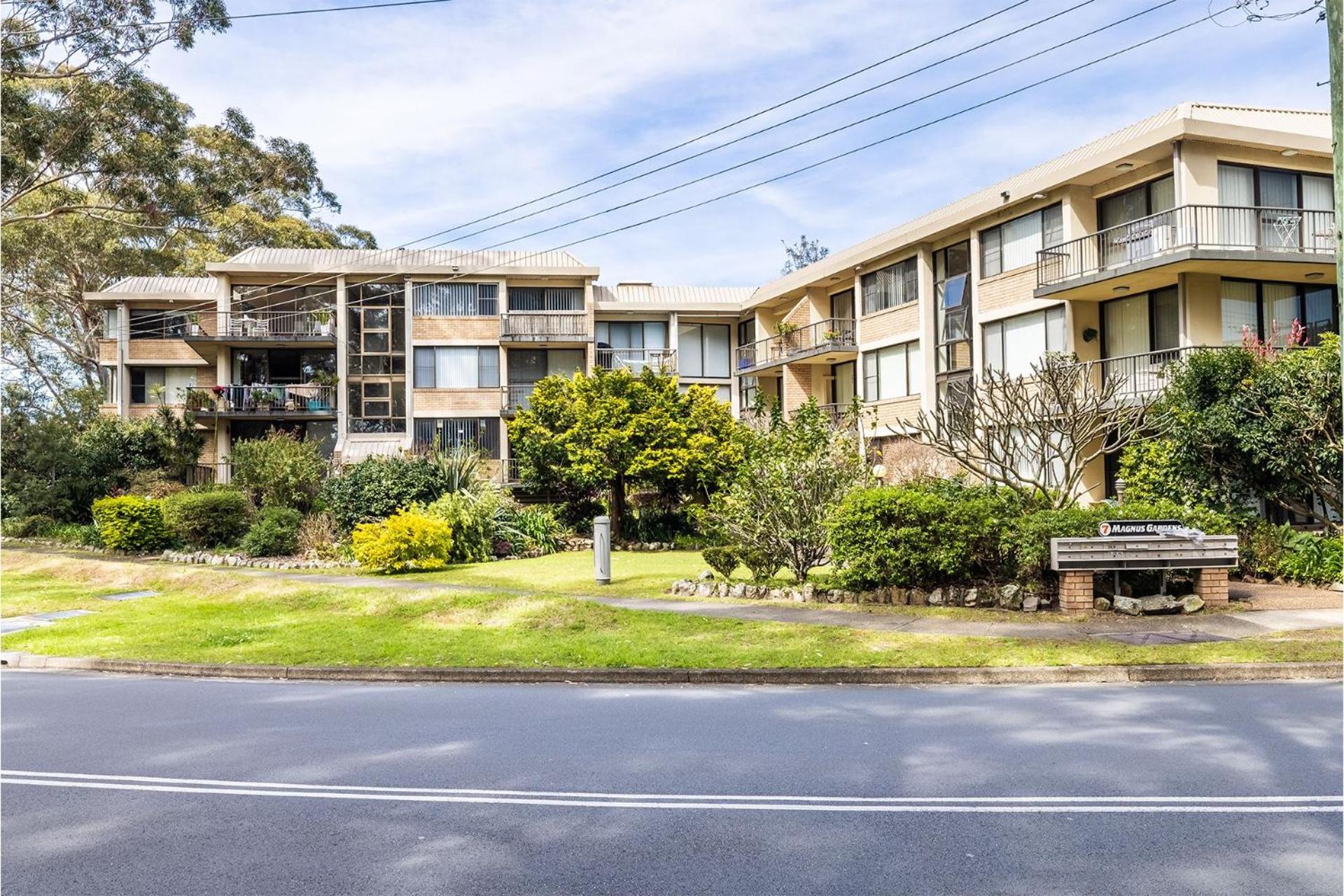 Magnus Gardens, 10,7 Magnus Street - Beautiful unit close to town with air con and Wi-Fi