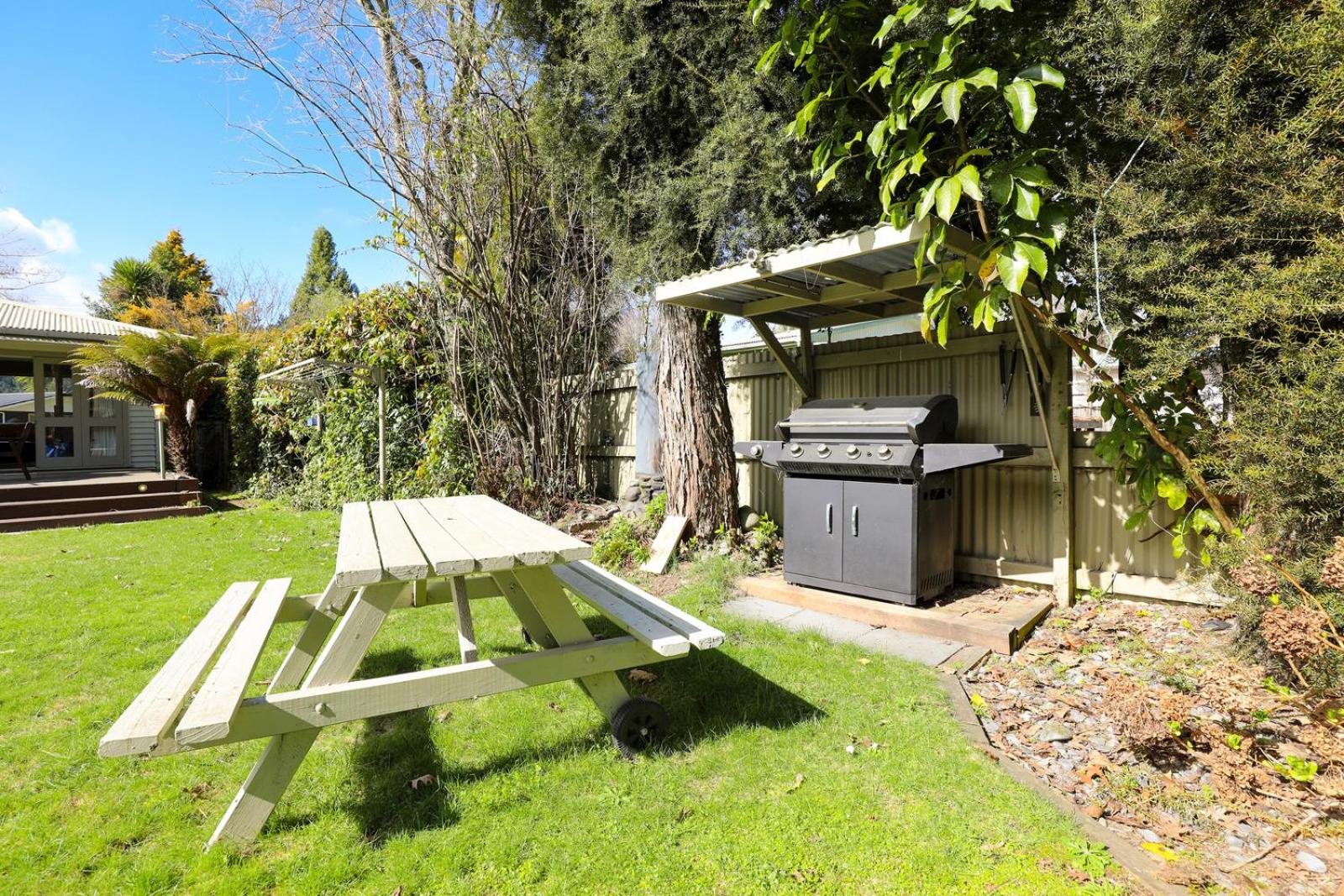 Pukeko Lodge - Tūrangi Holiday Home