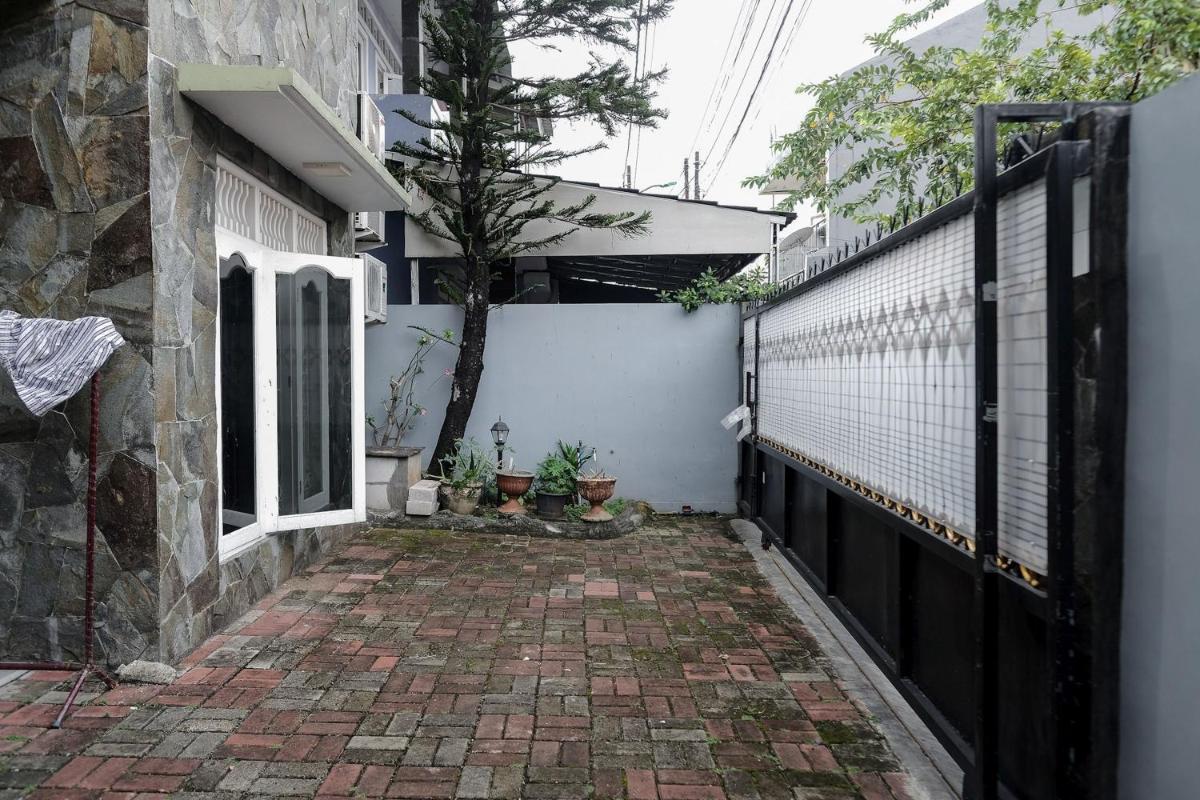 outdoor BBQ area