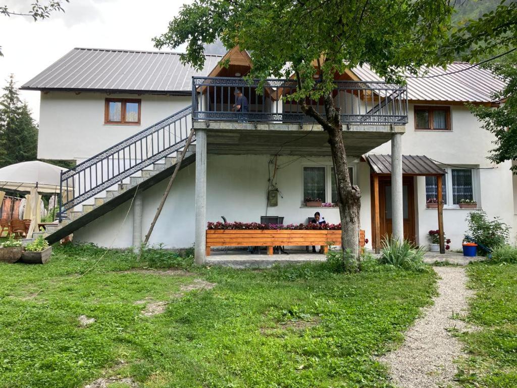 Bujtina Arturi