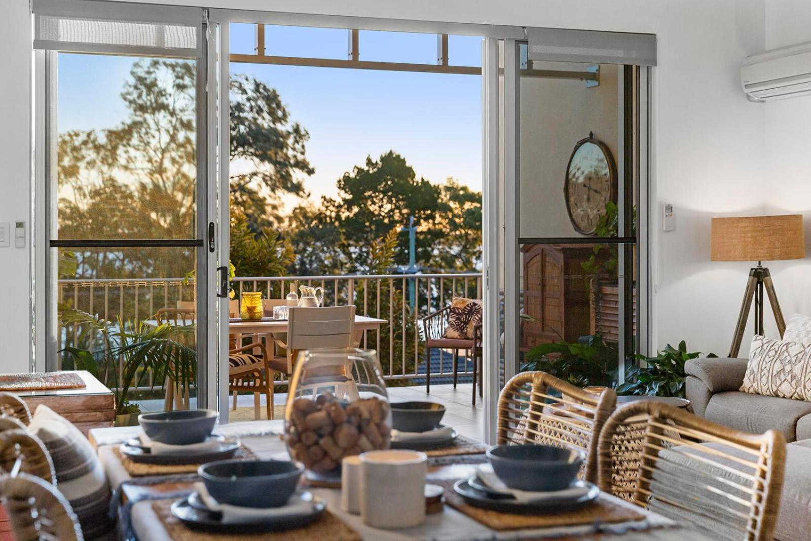 3 Bedroom Penthouse - Short Walk to Sandstone Point