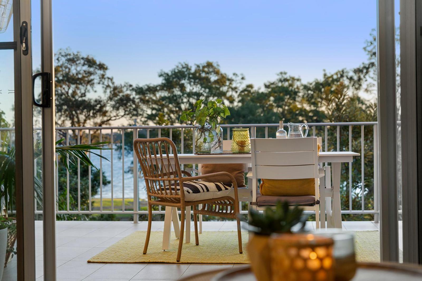 3 Bedroom Penthouse - Short Walk to Sandstone Point