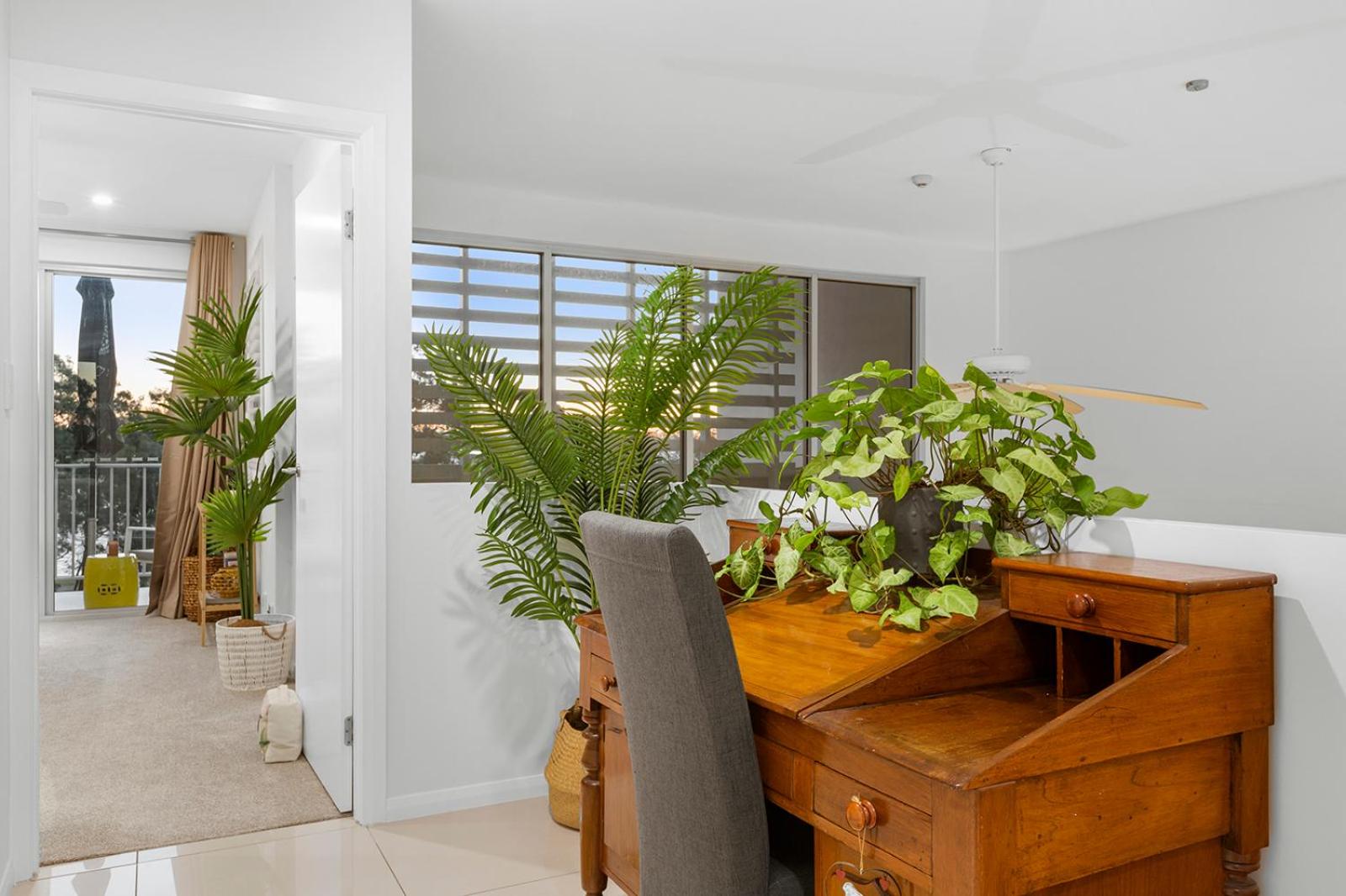 3 Bedroom Penthouse - Short Walk to Sandstone Point