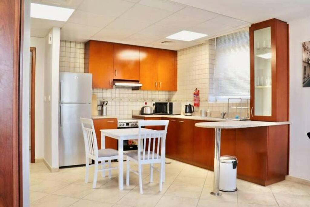 Unified Vacation Homes-Spacious Studio in lush green Motor City