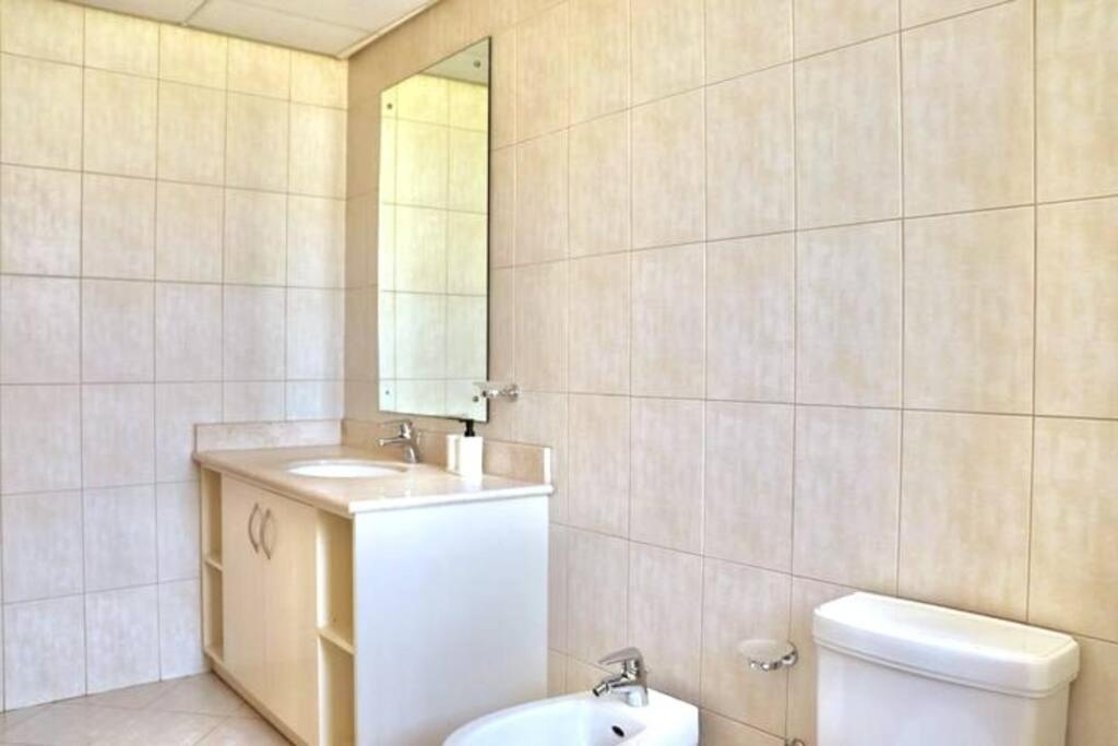 Unified Vacation Homes-Spacious Studio in lush green Motor City