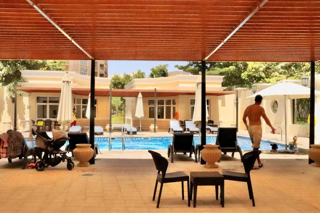 Unified Vacation Homes-Spacious Studio in lush green Motor City