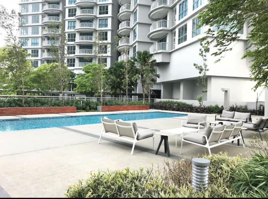 Teega Suites PuteriHarbour By WP Homestay