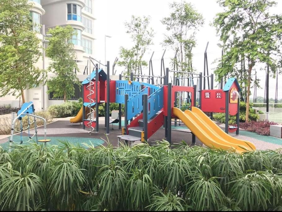 Teega Suites PuteriHarbour By WP Homestay