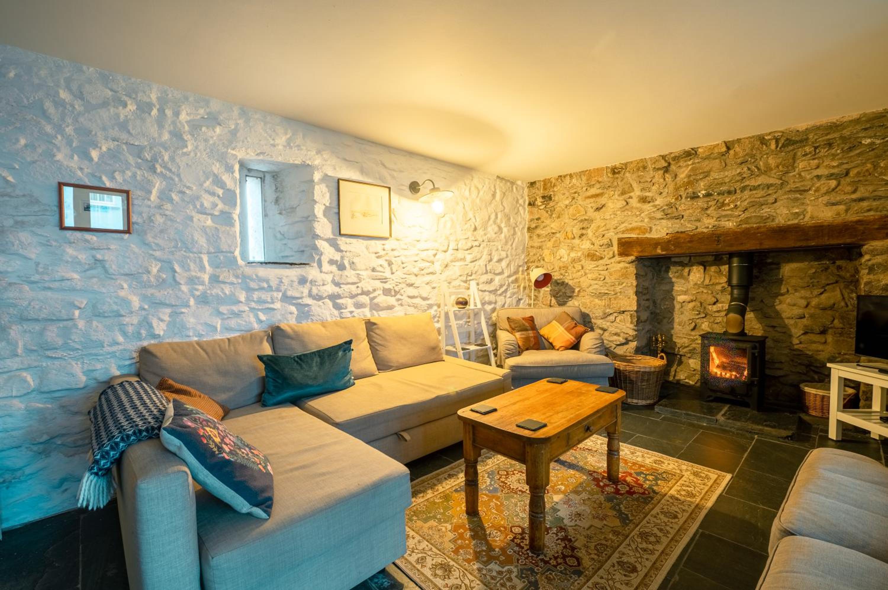 St Davids Hideaway with Roll-top Bath & Log Burner view 4
