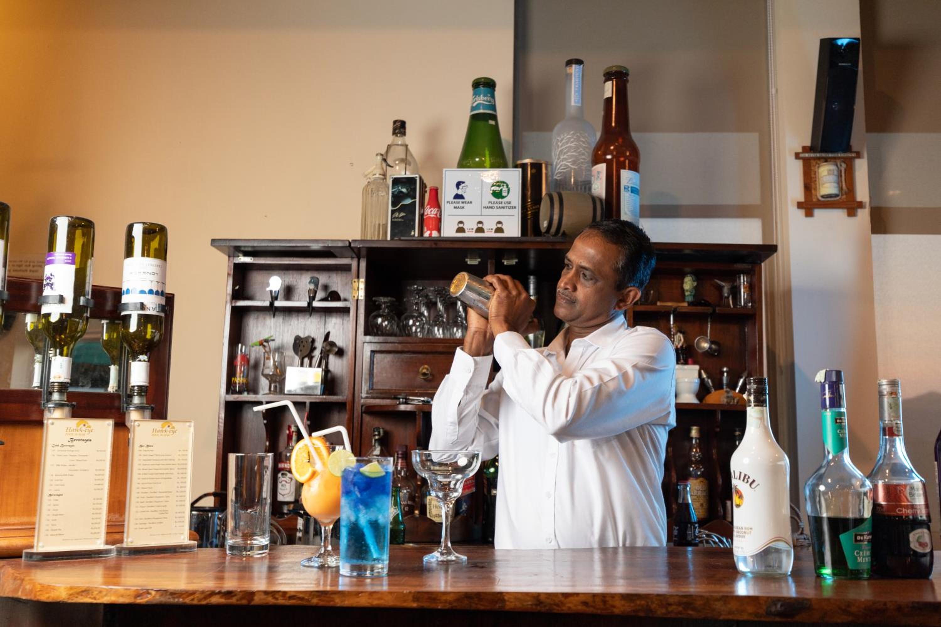 The Albatross, Kandy