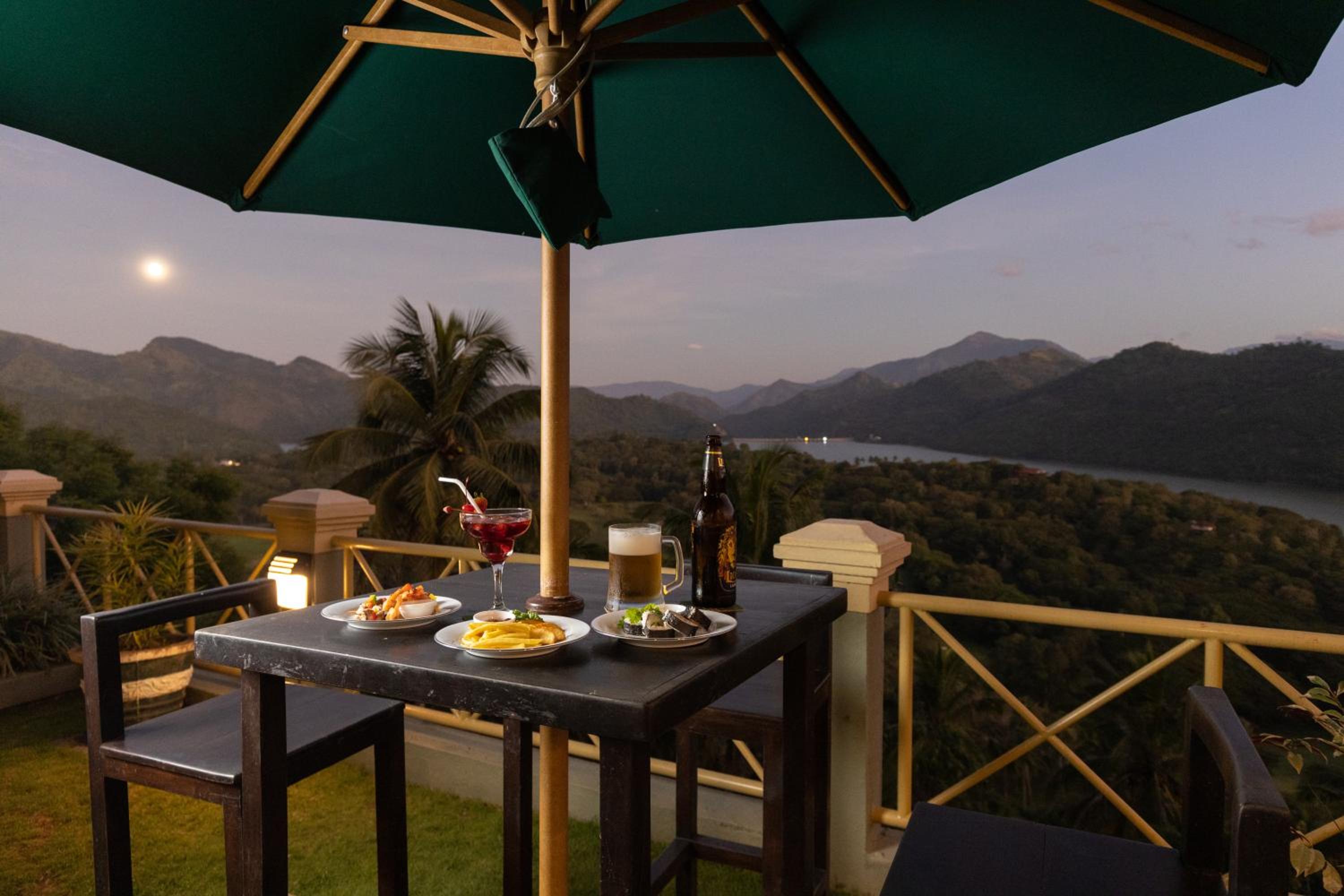 The Albatross, Kandy