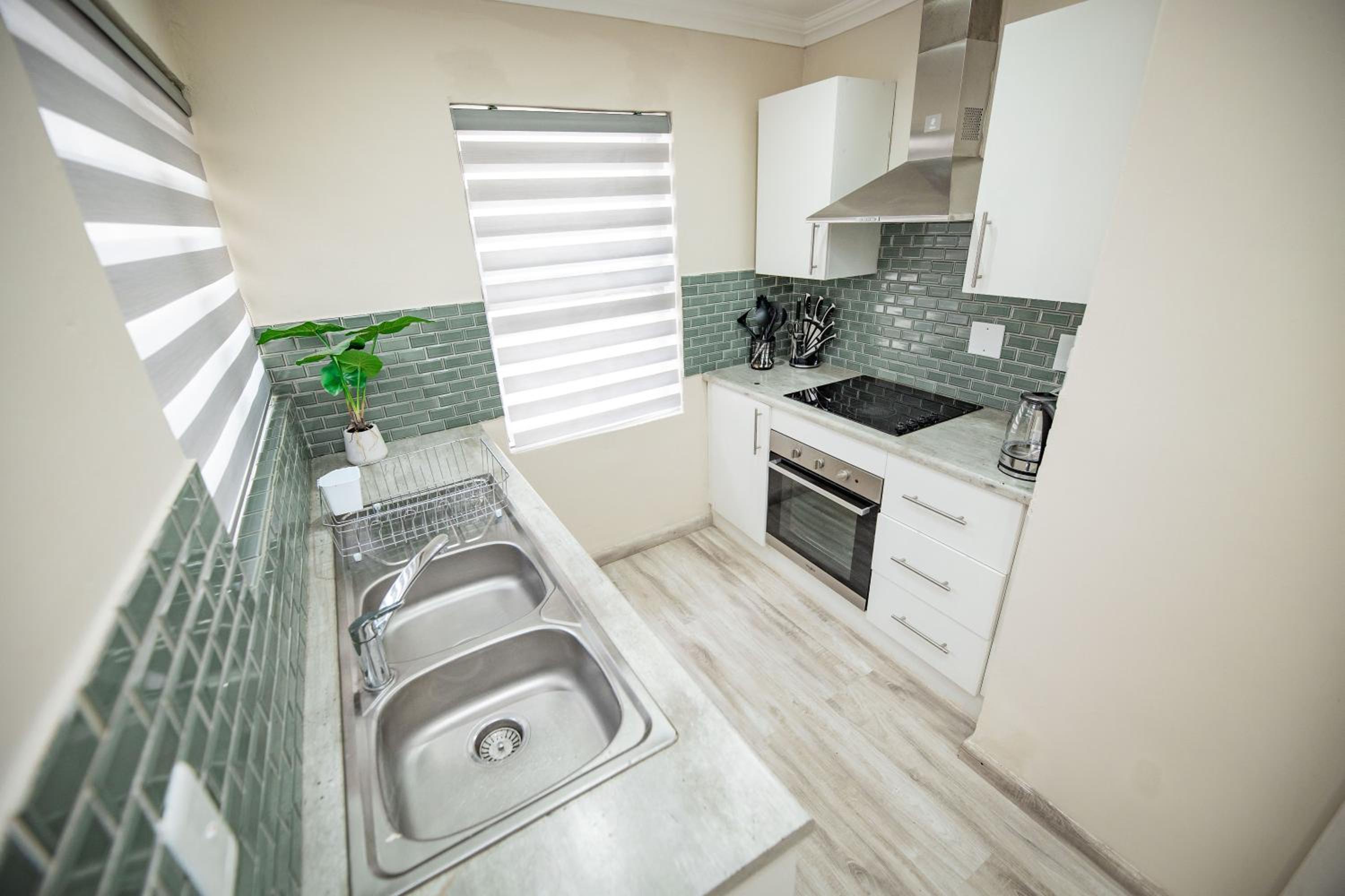 Chapel Apartments photo 3