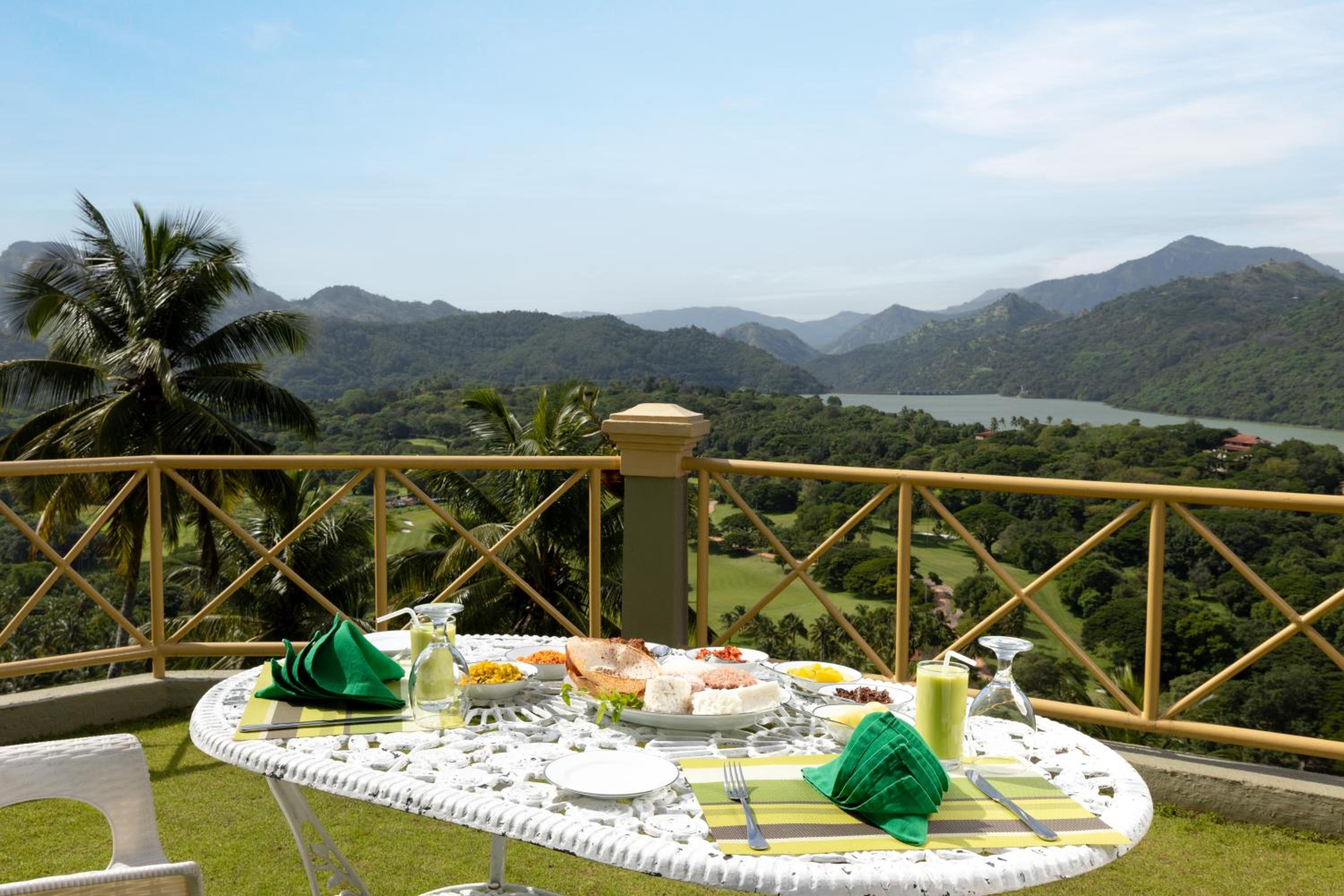 The Albatross, Kandy