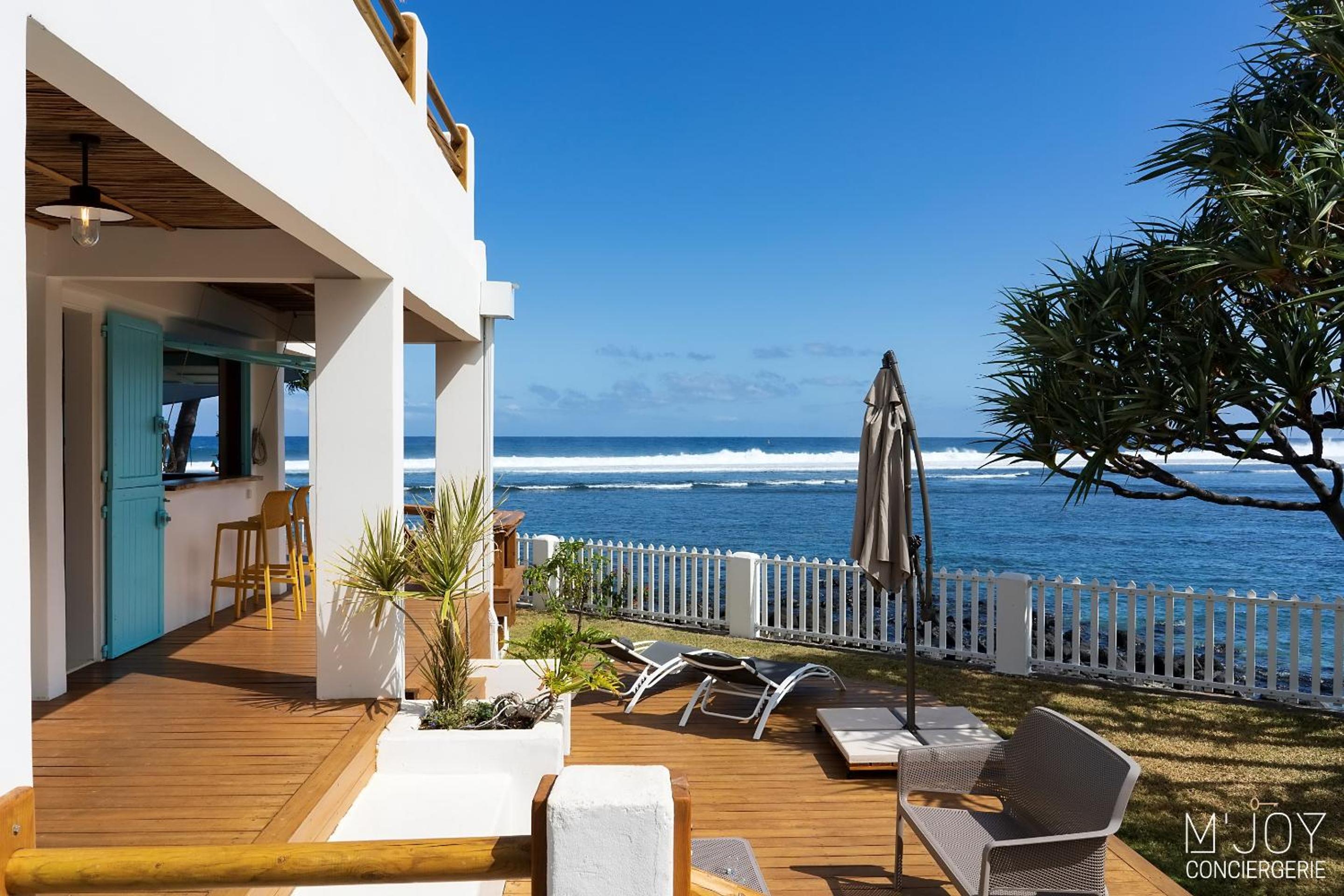 VILLA PIROGUE pieds dans l'eau view 4