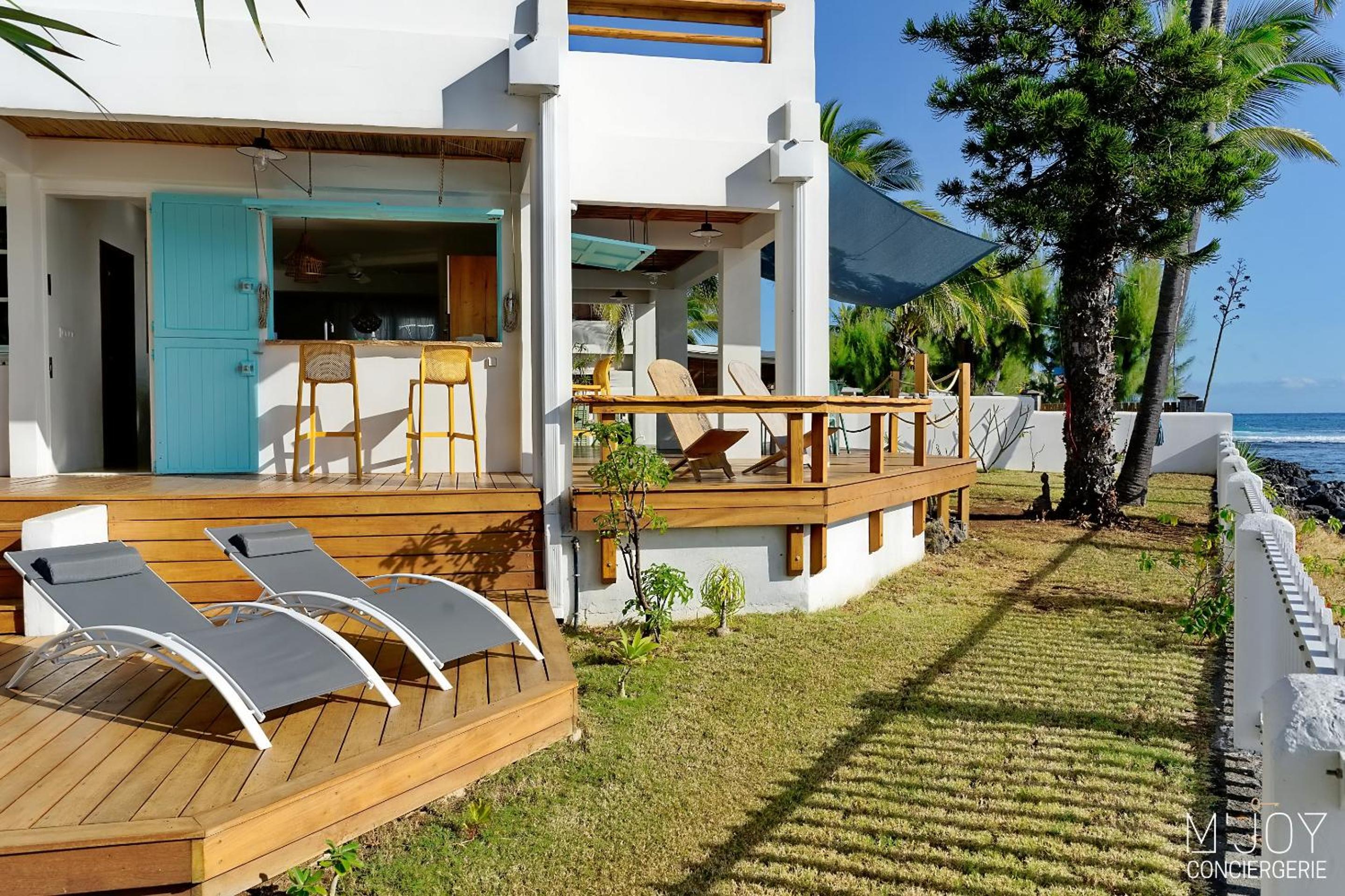 VILLA PIROGUE pieds dans l'eau view 5