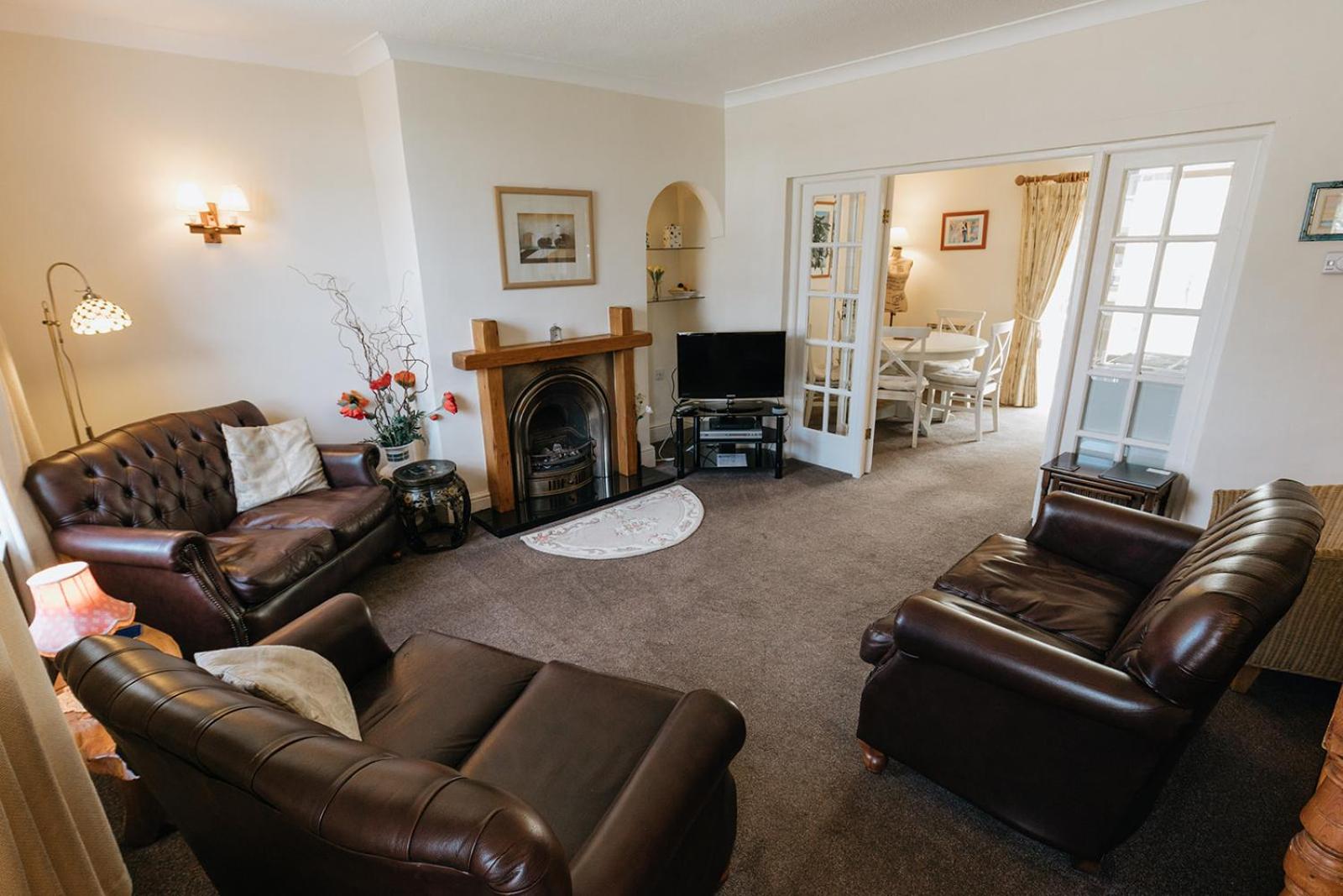 WILLOW COTTAGE - Cost 3 Bed Cottage in Penrhyn Bay with Sea Views with Access to Snowdonia view 4