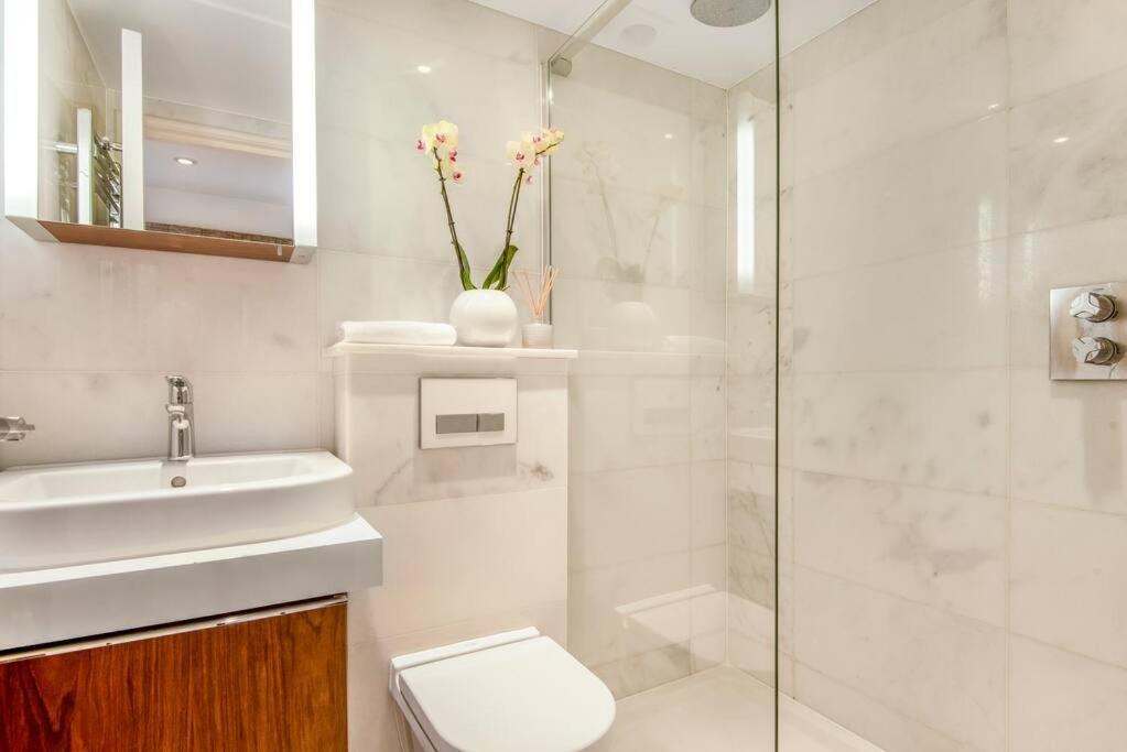The Artists Hideaway-2 bed mezzanine in Paddington