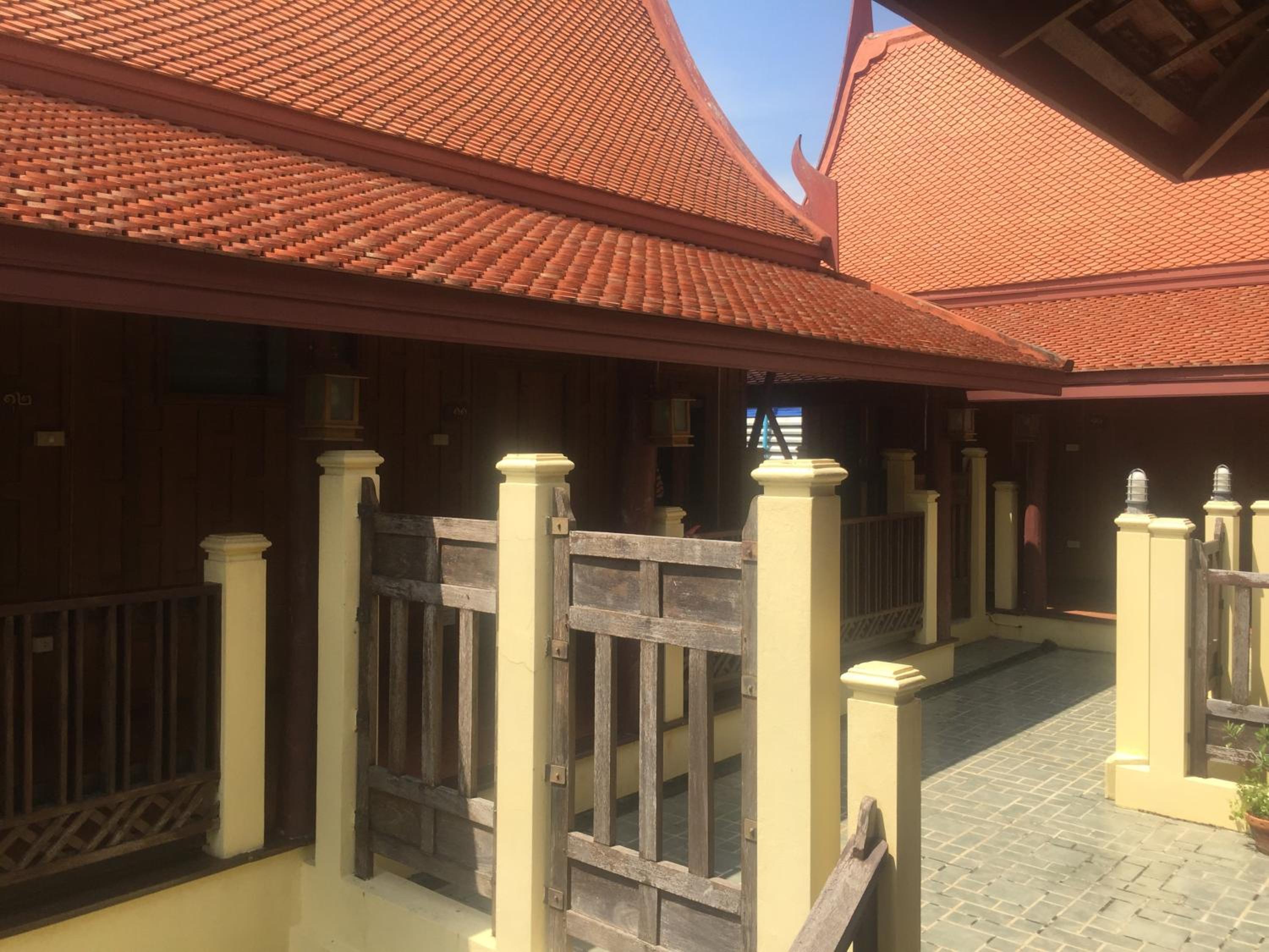 Luang Chumni Village