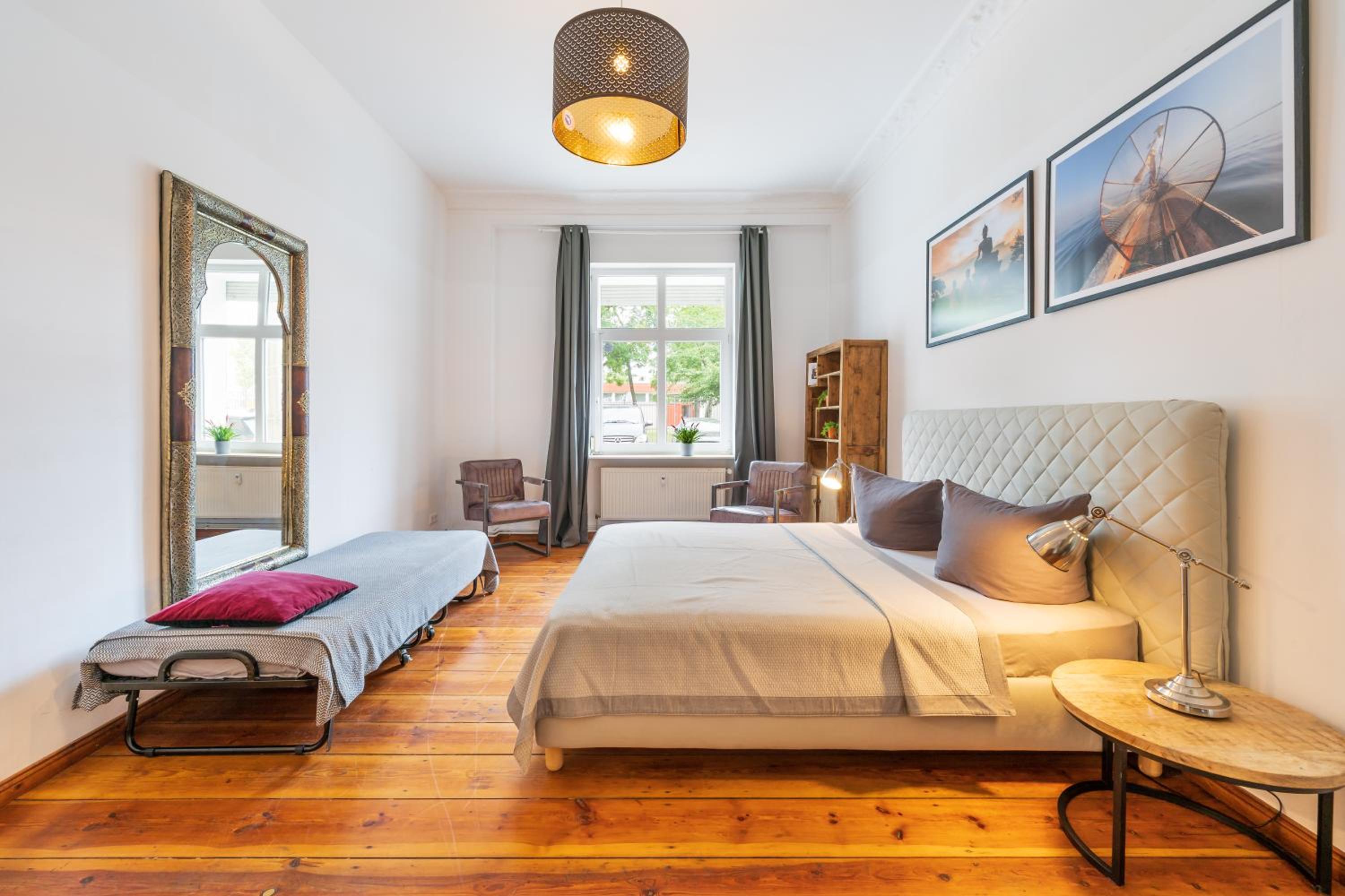 TheBödiker Group & Family Apartment, 3 BR, 1 Living room, 2 Bathrooms, ideal for bigger groups of 4 -9 Guests