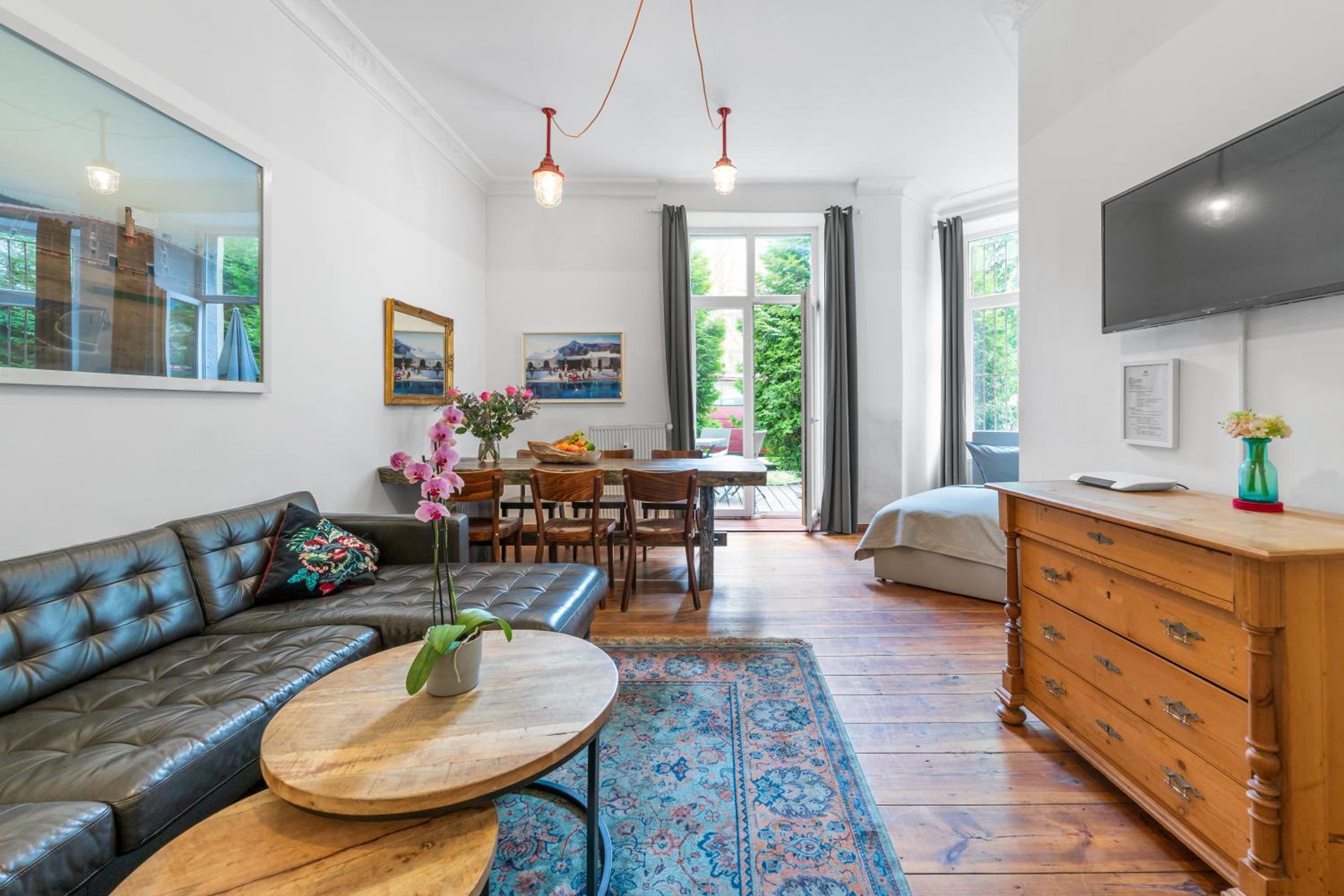 TheBödiker Group & Family Apartment, 3 BR, 1 Living room, 2 Bathrooms, ideal for bigger groups of 4 -9 Guests
