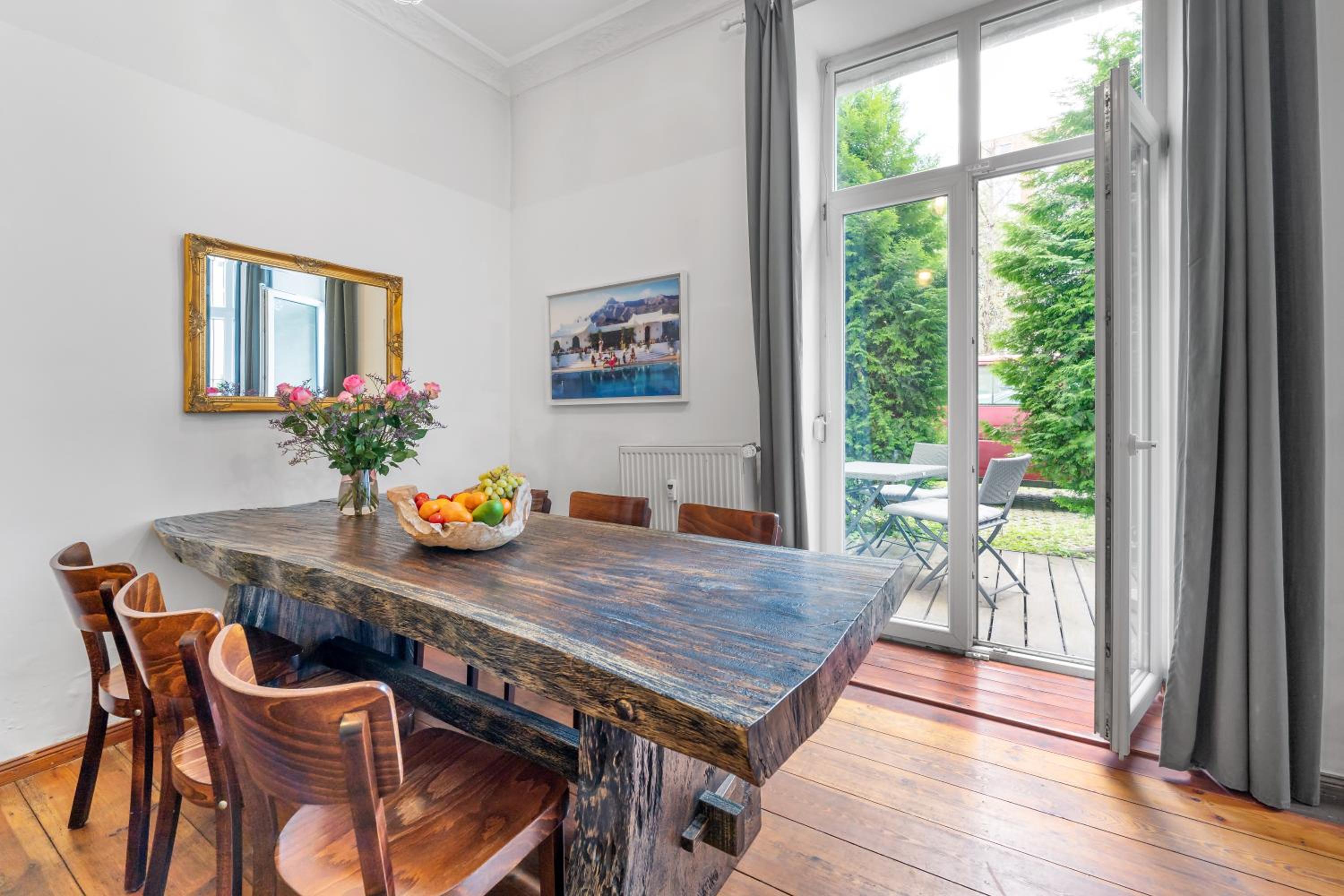 TheBödiker Group & Family Apartment, 3 BR, 1 Living room, 2 Bathrooms, ideal for bigger groups of 4 -9 Guests