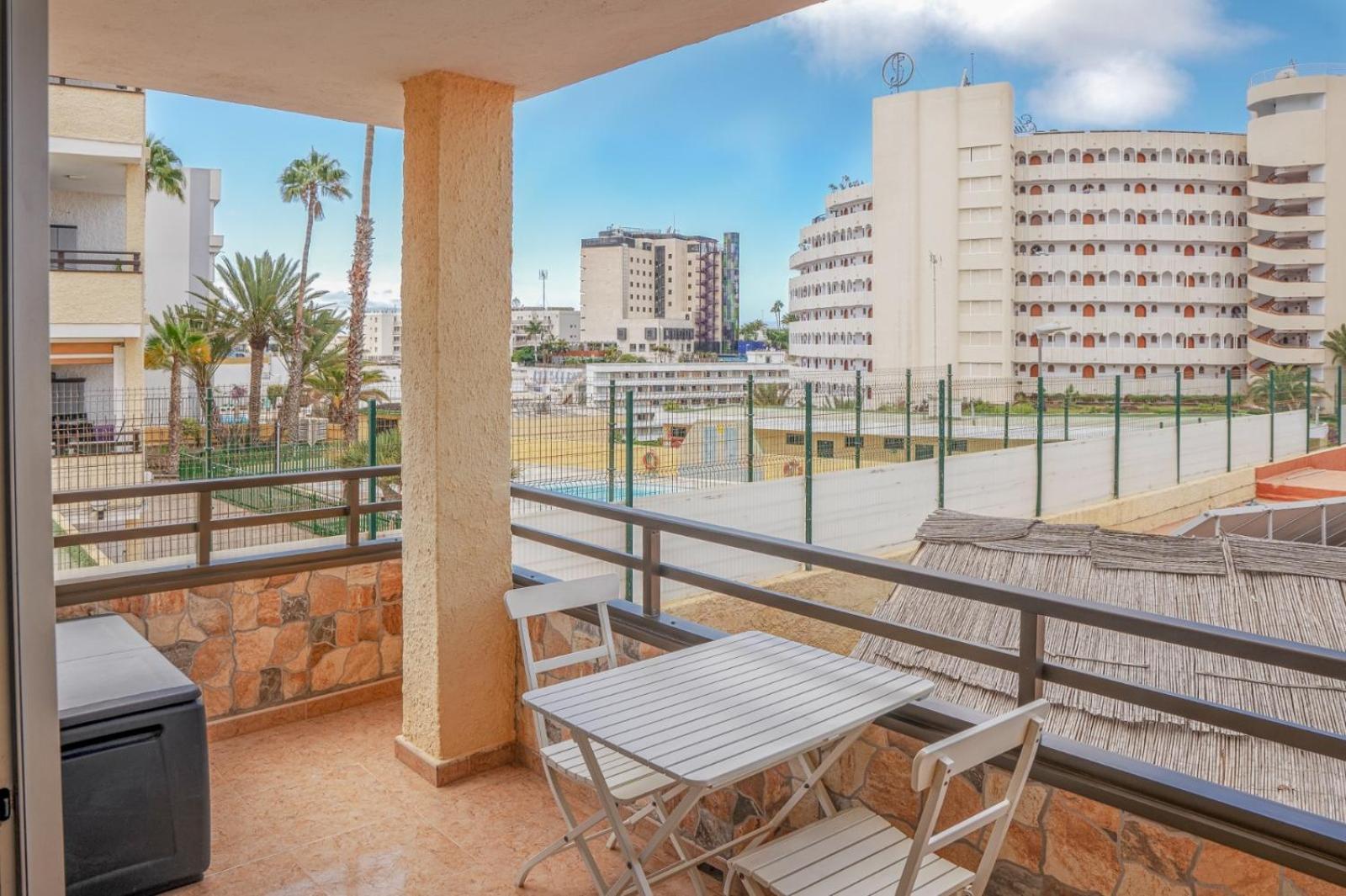 Pool view accommodation in Playa del Ingles