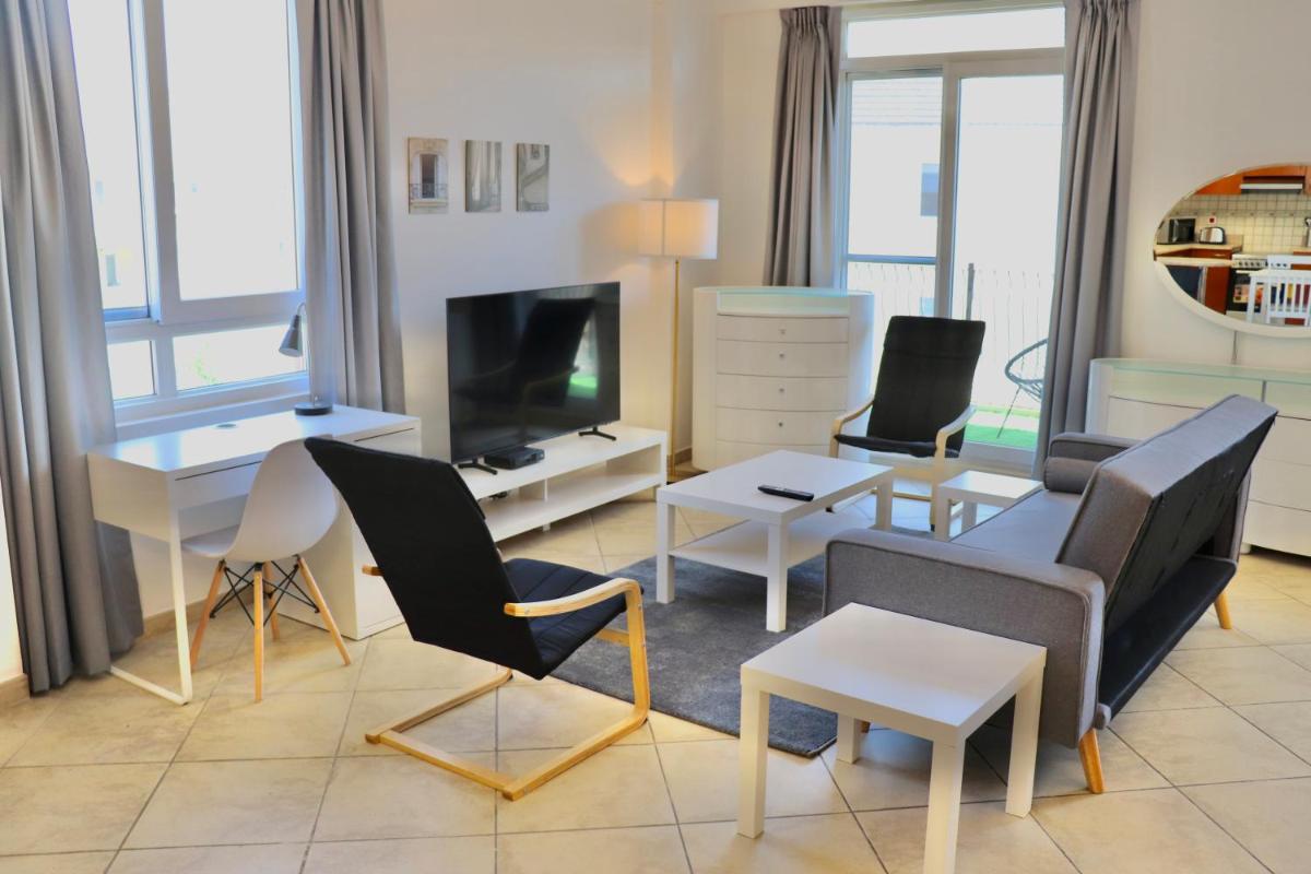 Unified Vacation Homes-Spacious Studio in lush green Motor City