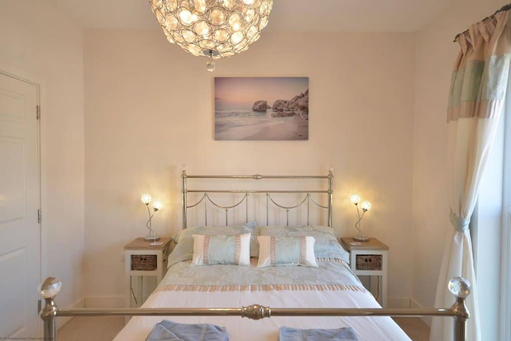 Pebble House (Goring-by-Sea) view 4