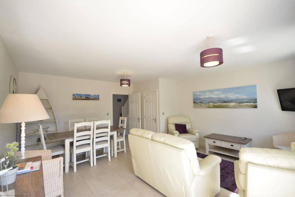 Pebble House (Goring-by-Sea) view 2
