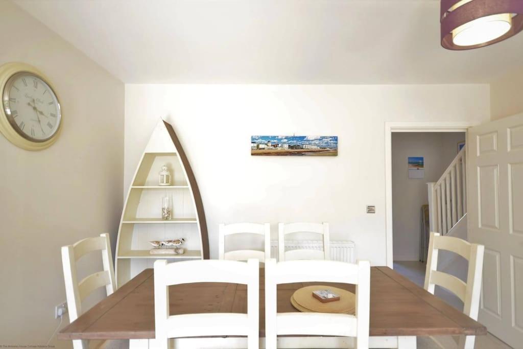 Pebble House (Goring-by-Sea) view 5