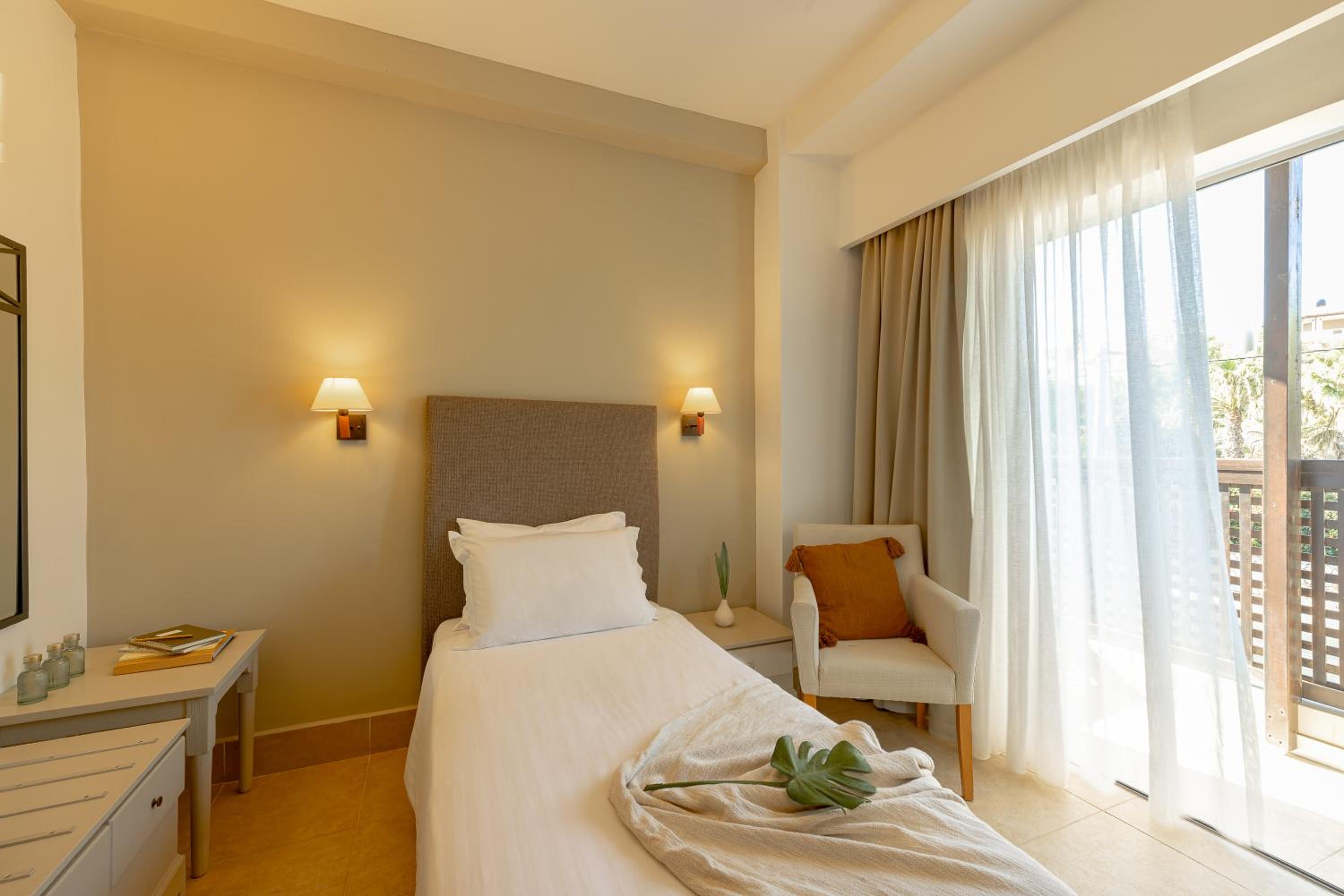 Giannoulis – Santa Marina Beach Hotel