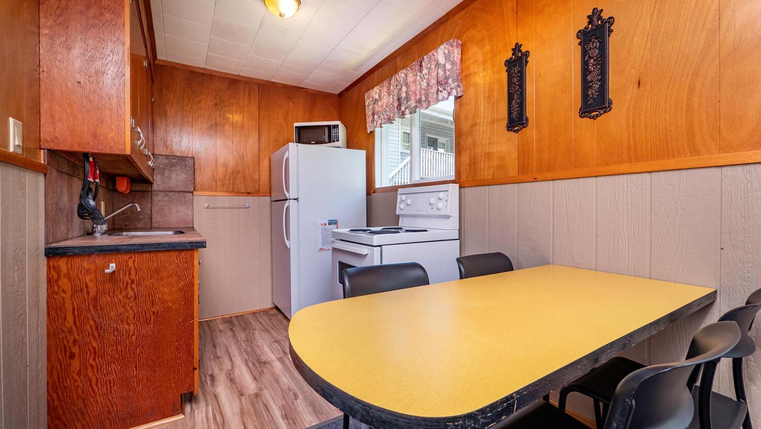 Bel Air Cottages and Motel