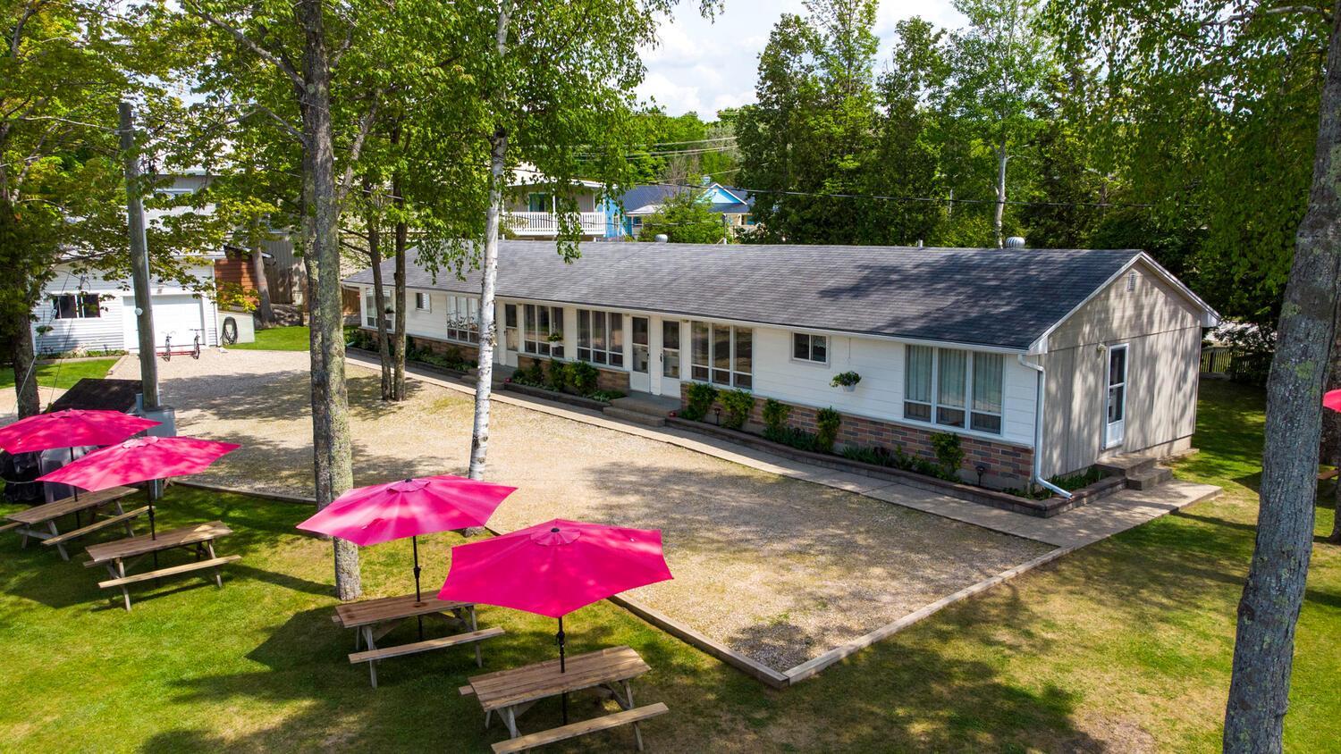 Bel Air Cottages and Motel