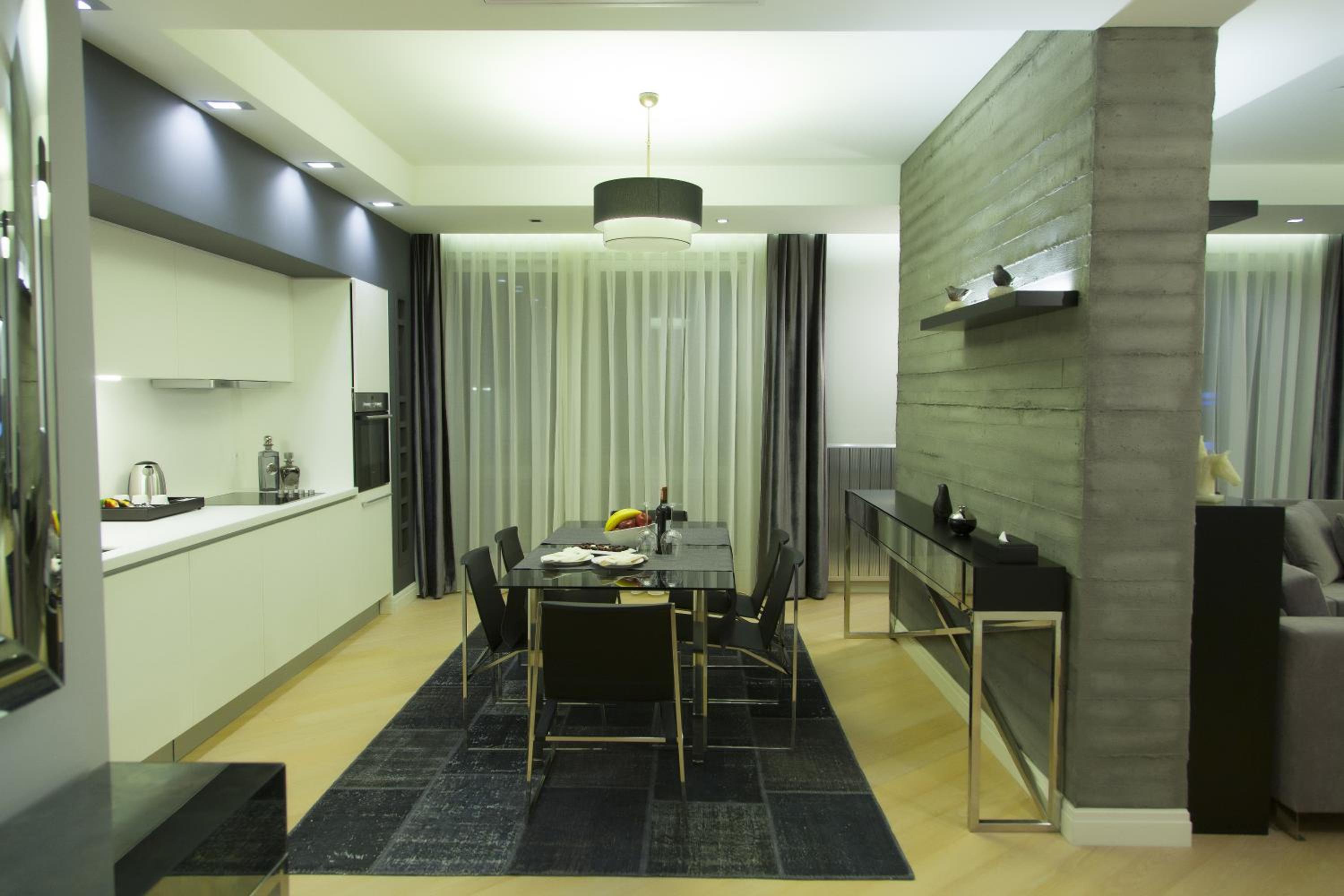 The Leos Residence - Image 18