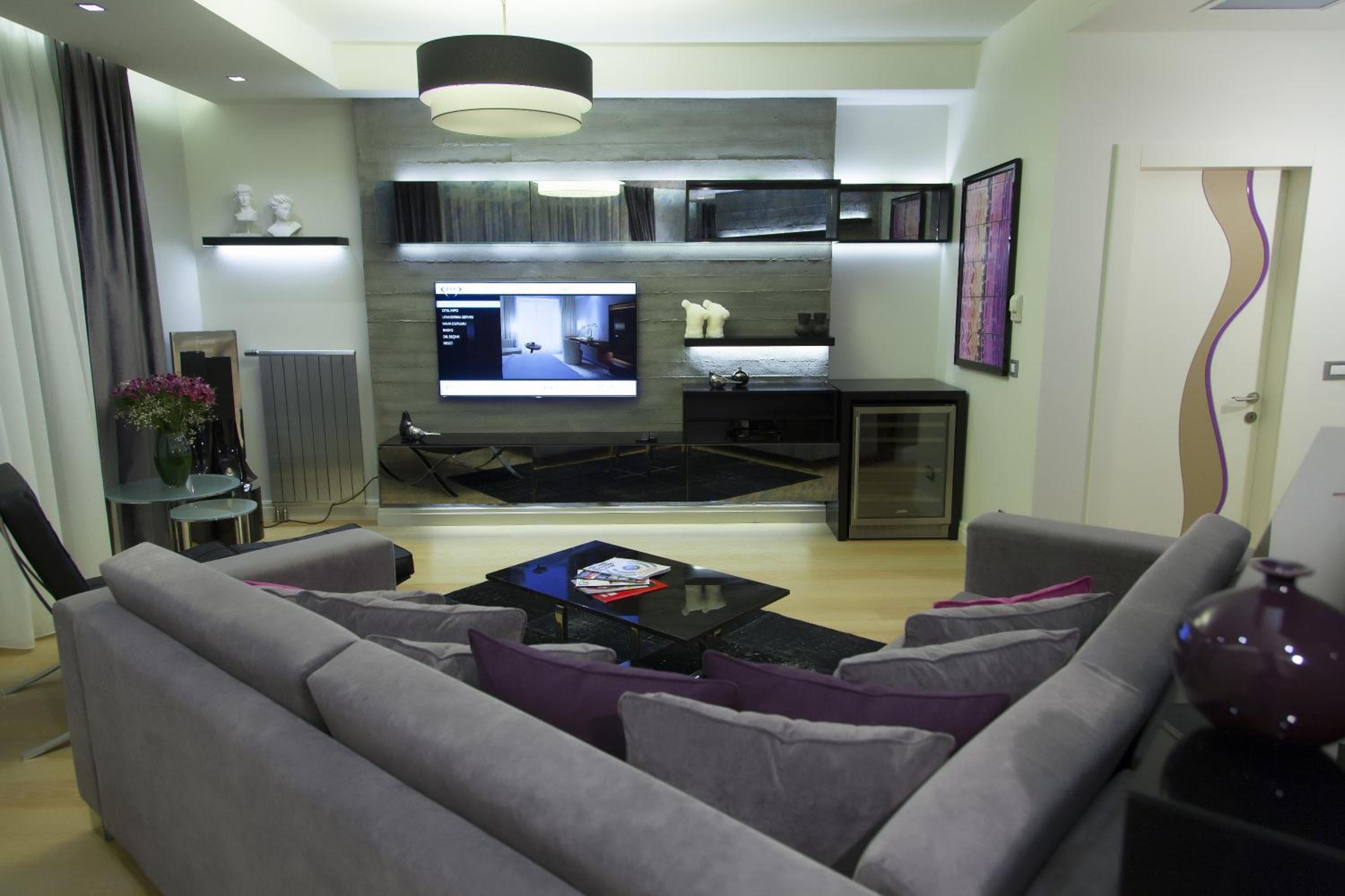 The Leos Residence - Image 7