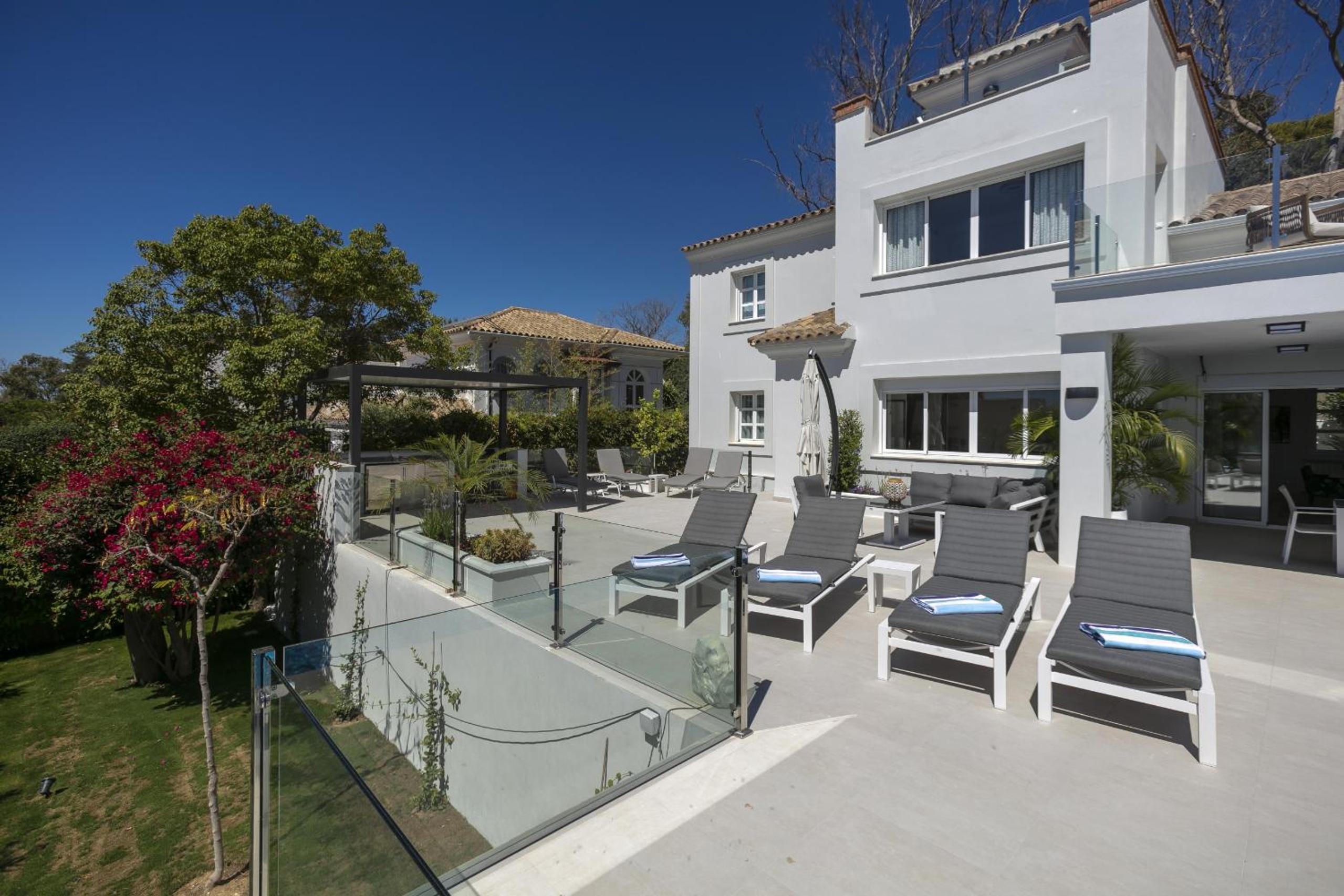 Villa La Perla by Finest Rentals