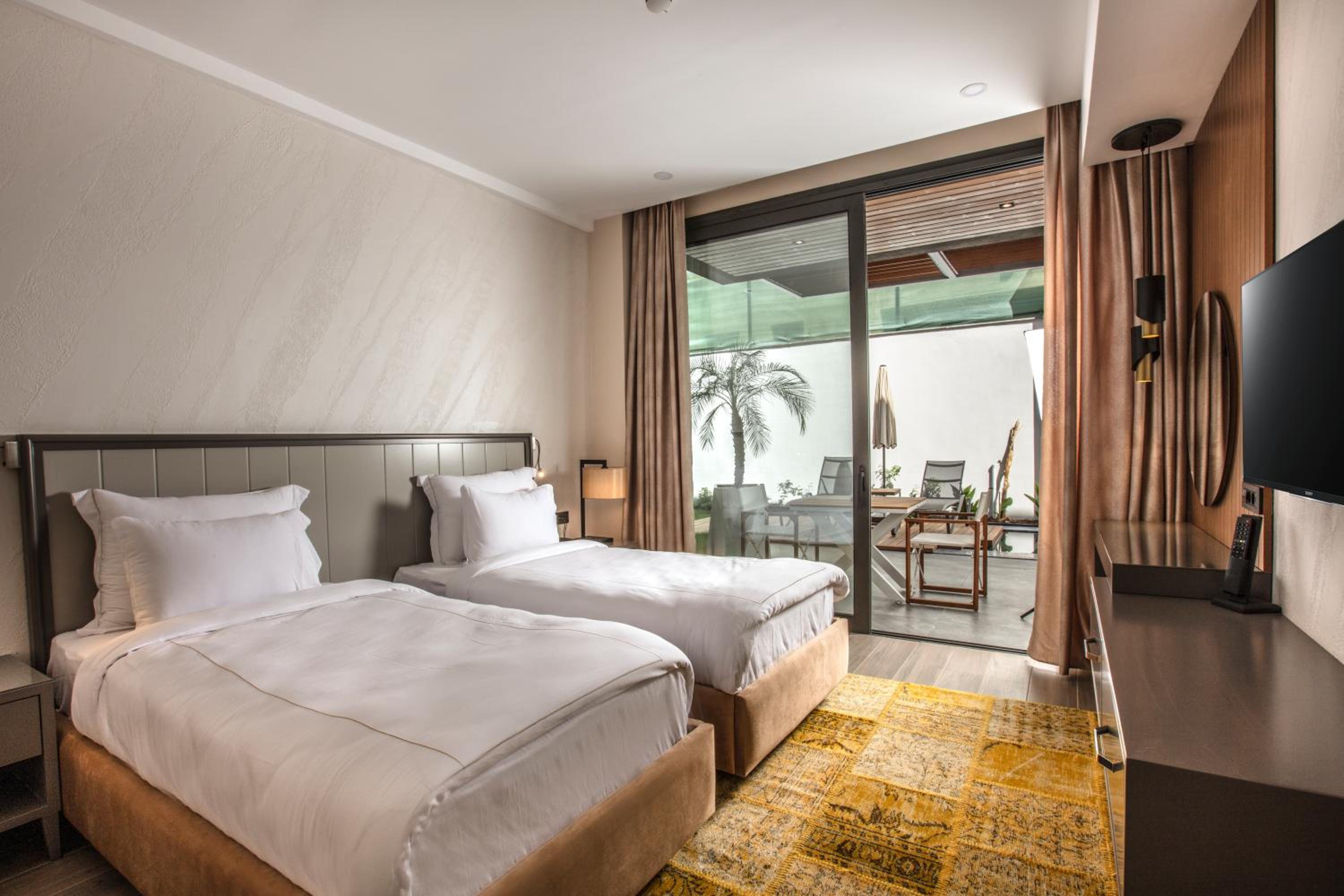 Unique Life Style Hotel - Image 35