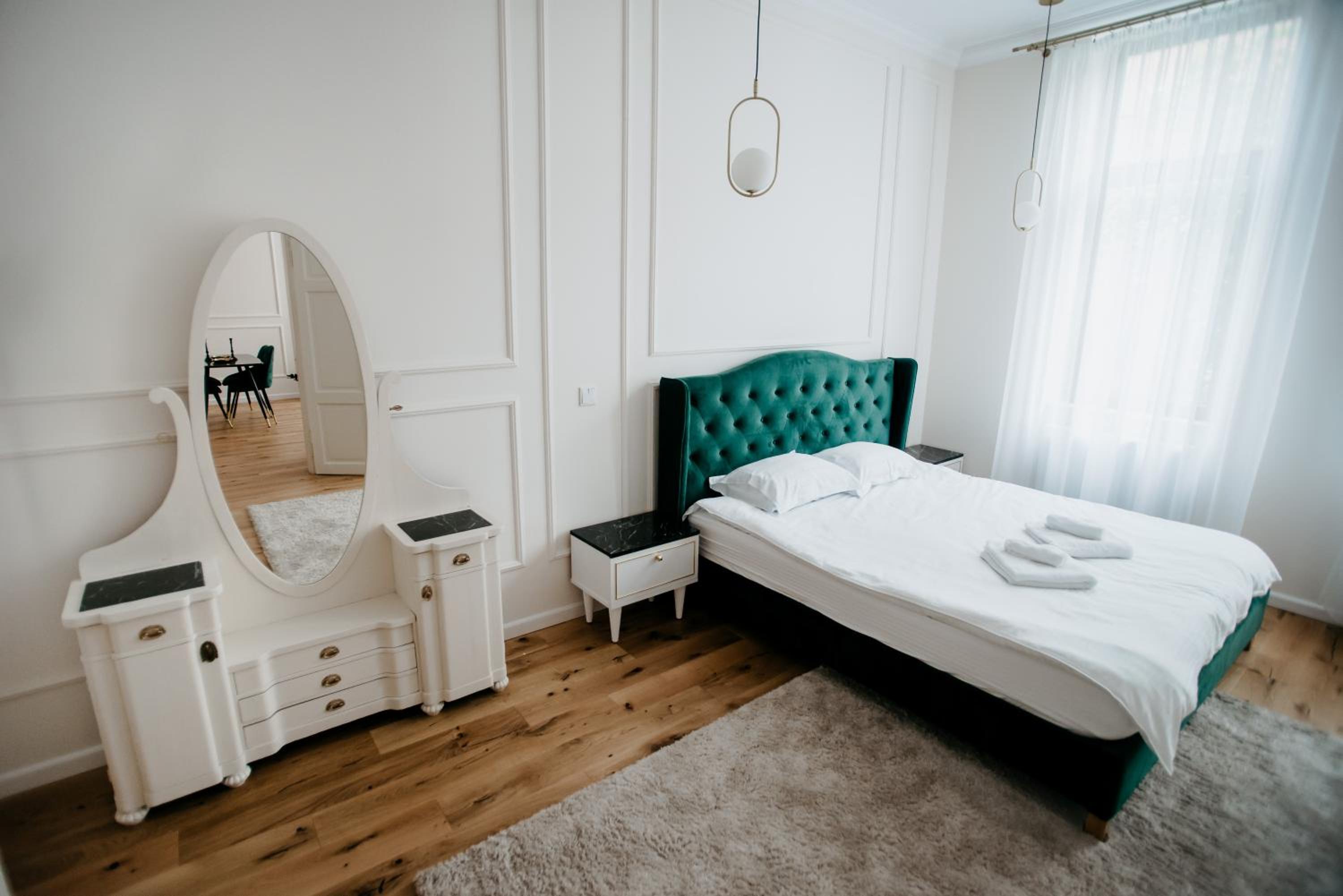 Premium 2 Room Apartment with Balcony, Horea Near City Center view 4