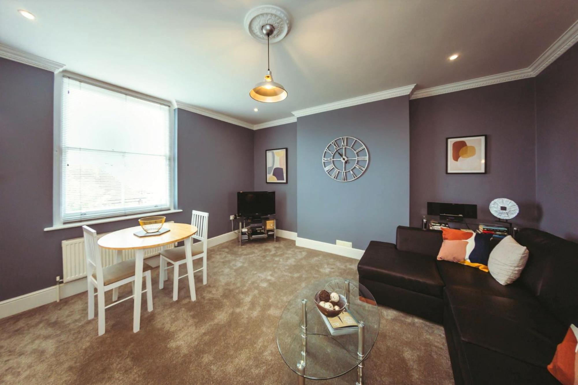 Stylish, central, adults-only 1-bed Hideaway view 2