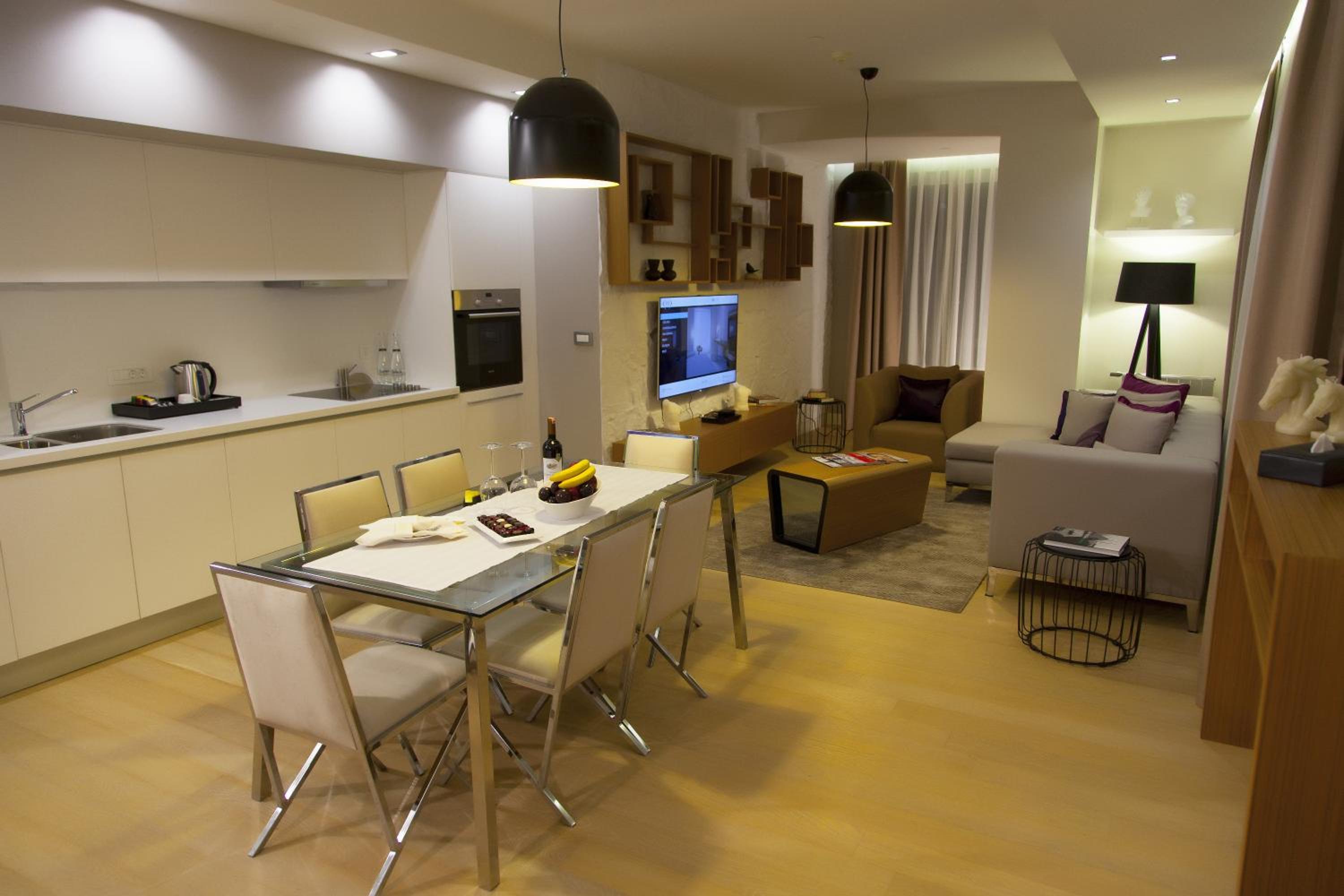 The Leos Residence - Image 42