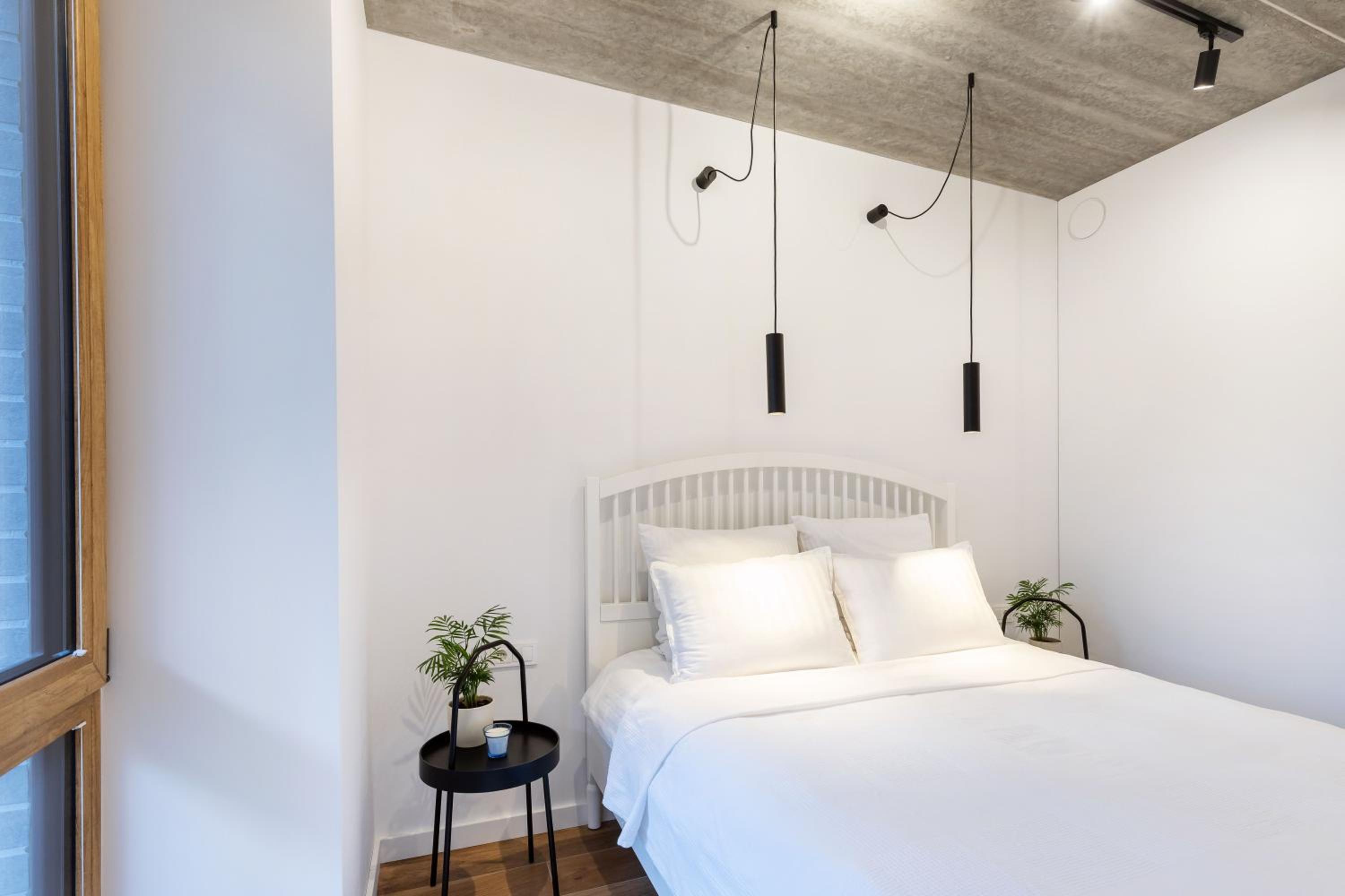 City Center Sanctuary Modern Business-Class Studio with Free Parking in the Heart of Vilnius