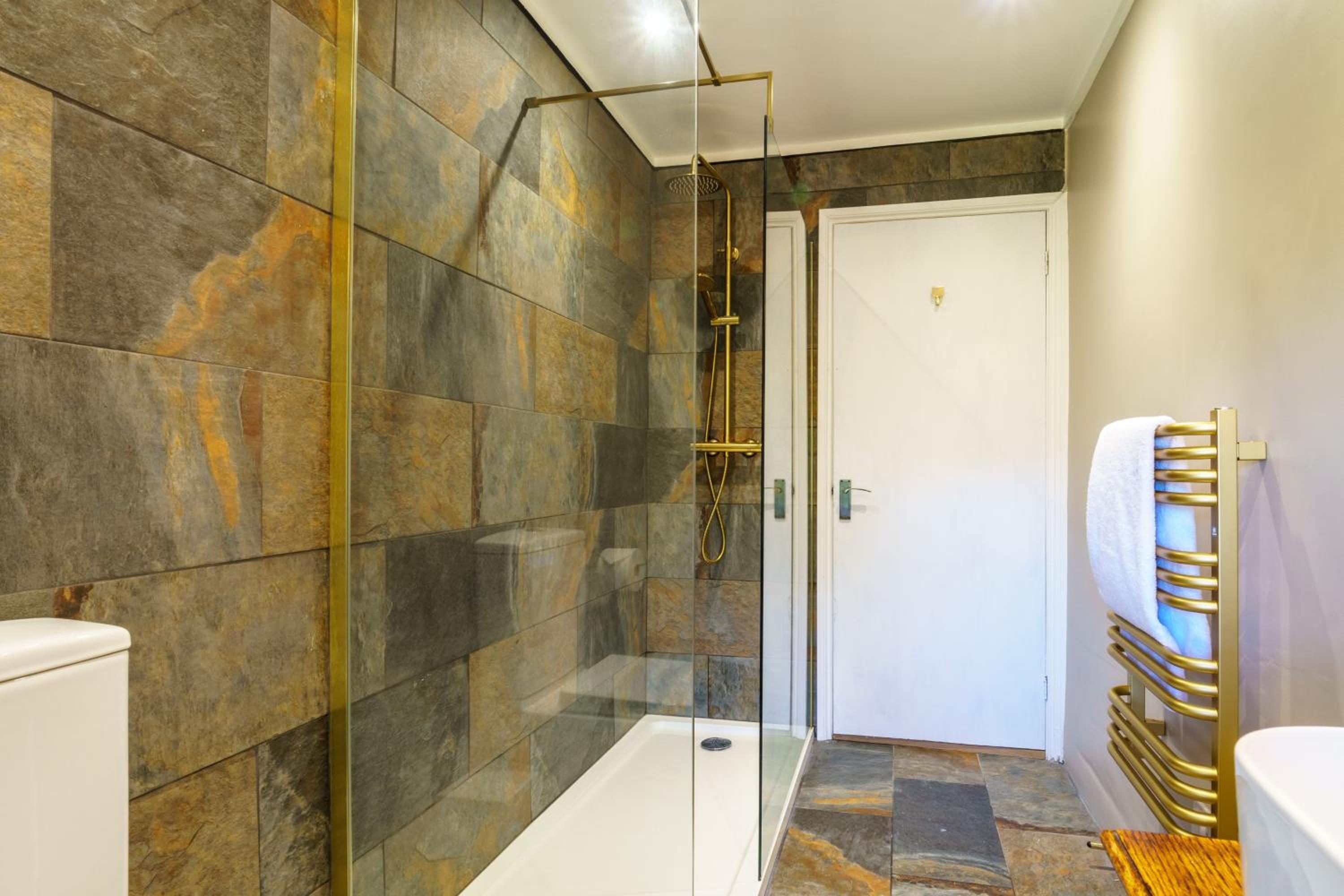 8 The Lake - Lake Access - Perfect for couples view 3